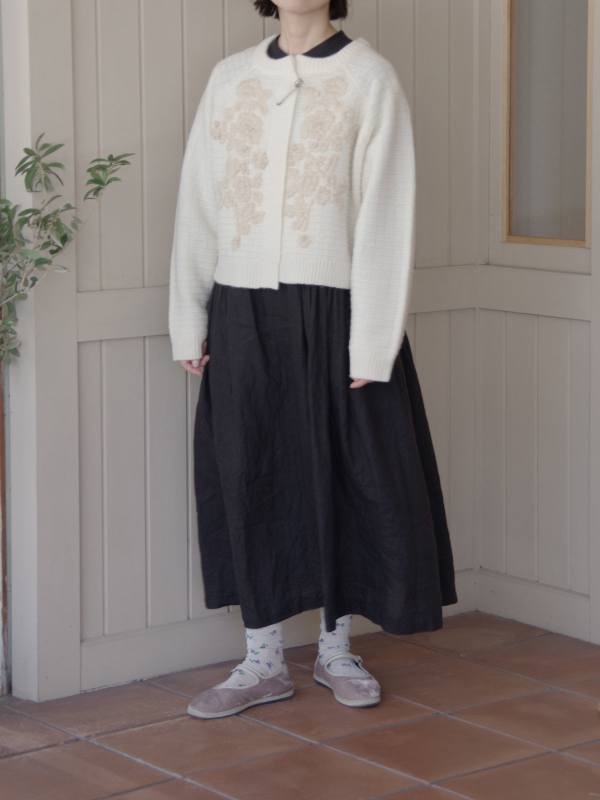 ウール / ハンド刺繍カーディガン | yuni