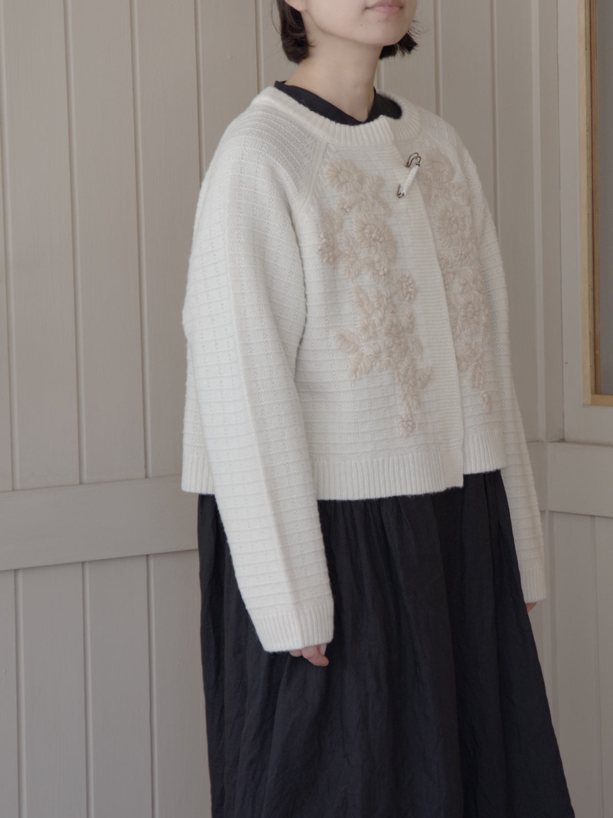ウール / ハンド刺繍カーディガン | yuni