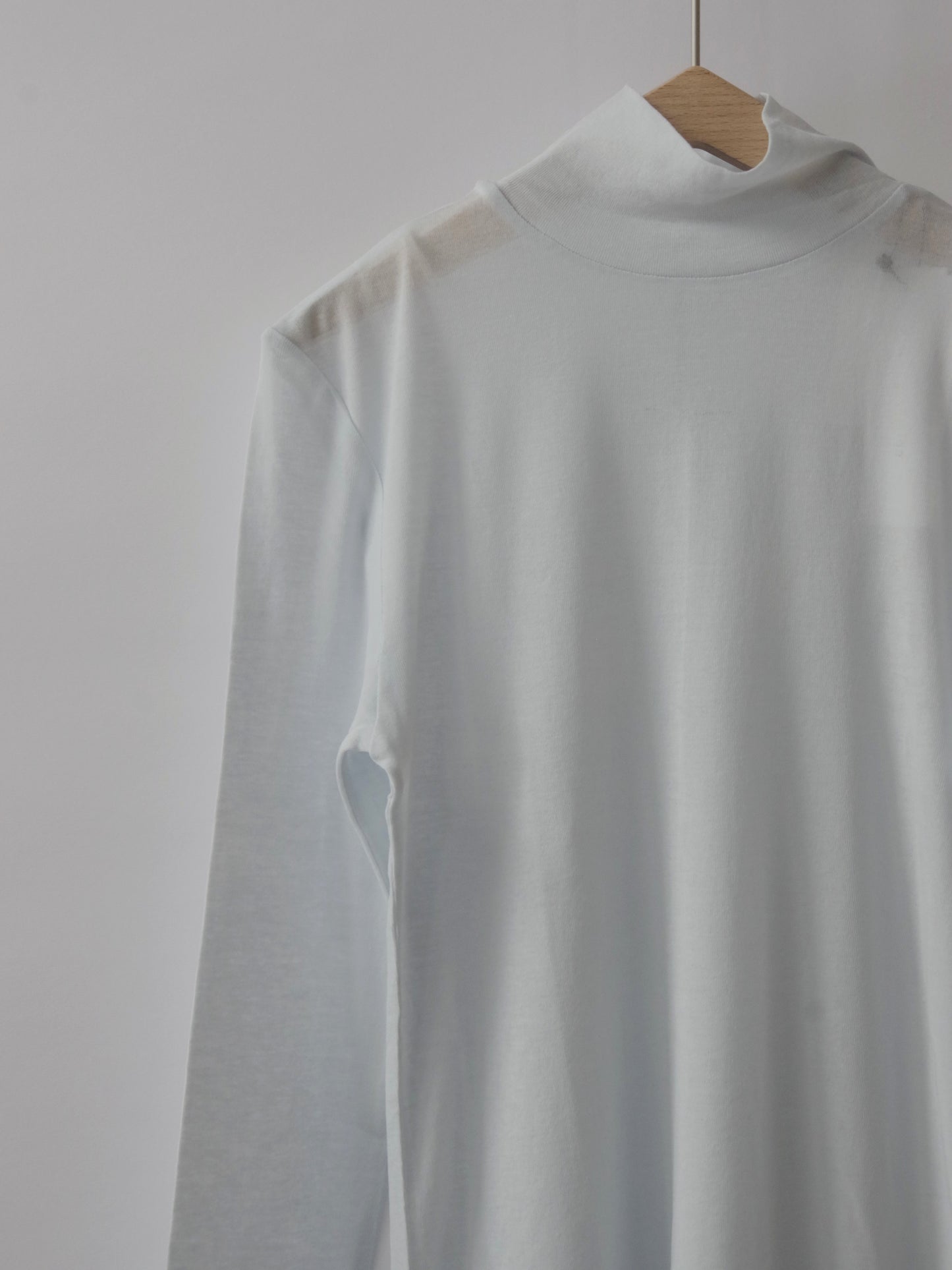 シアーハイツイストコットンハイネックプルオーバー | Hands of creation