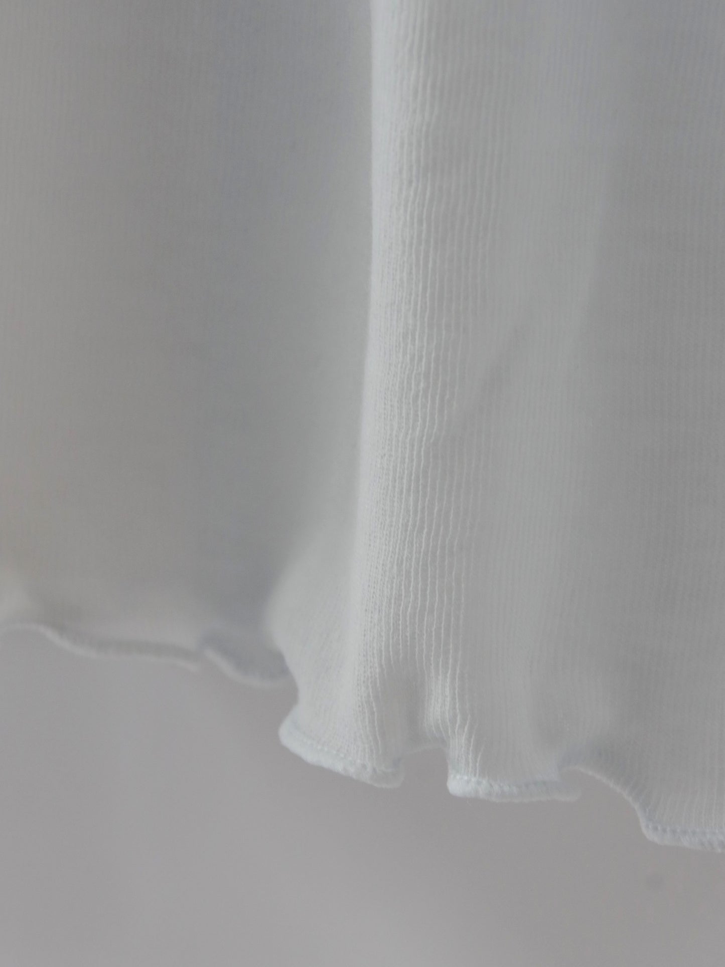 シアーハイツイストコットンハイネックプルオーバー | Hands of creation