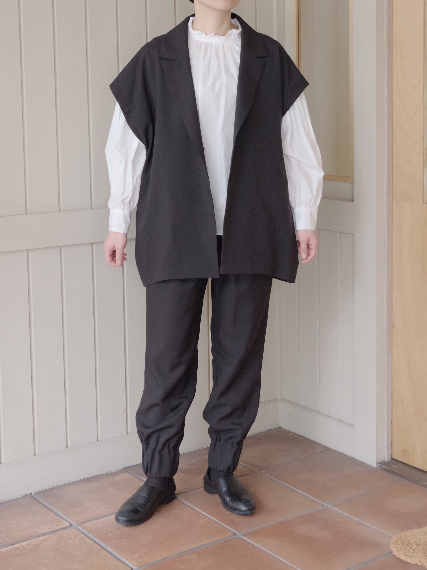 COLLARED VEST  | sisisi