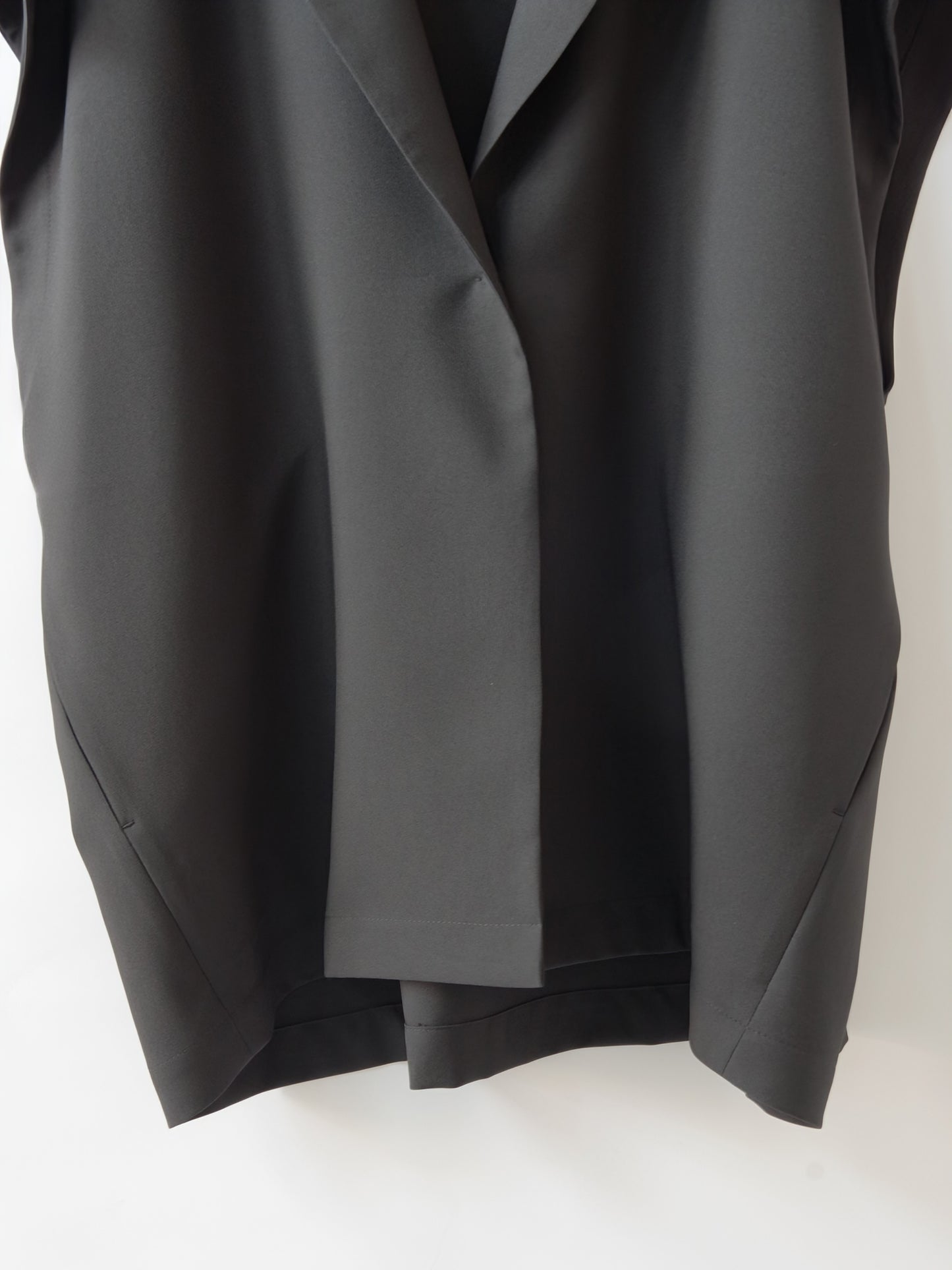 COLLARED VEST  | sisisi