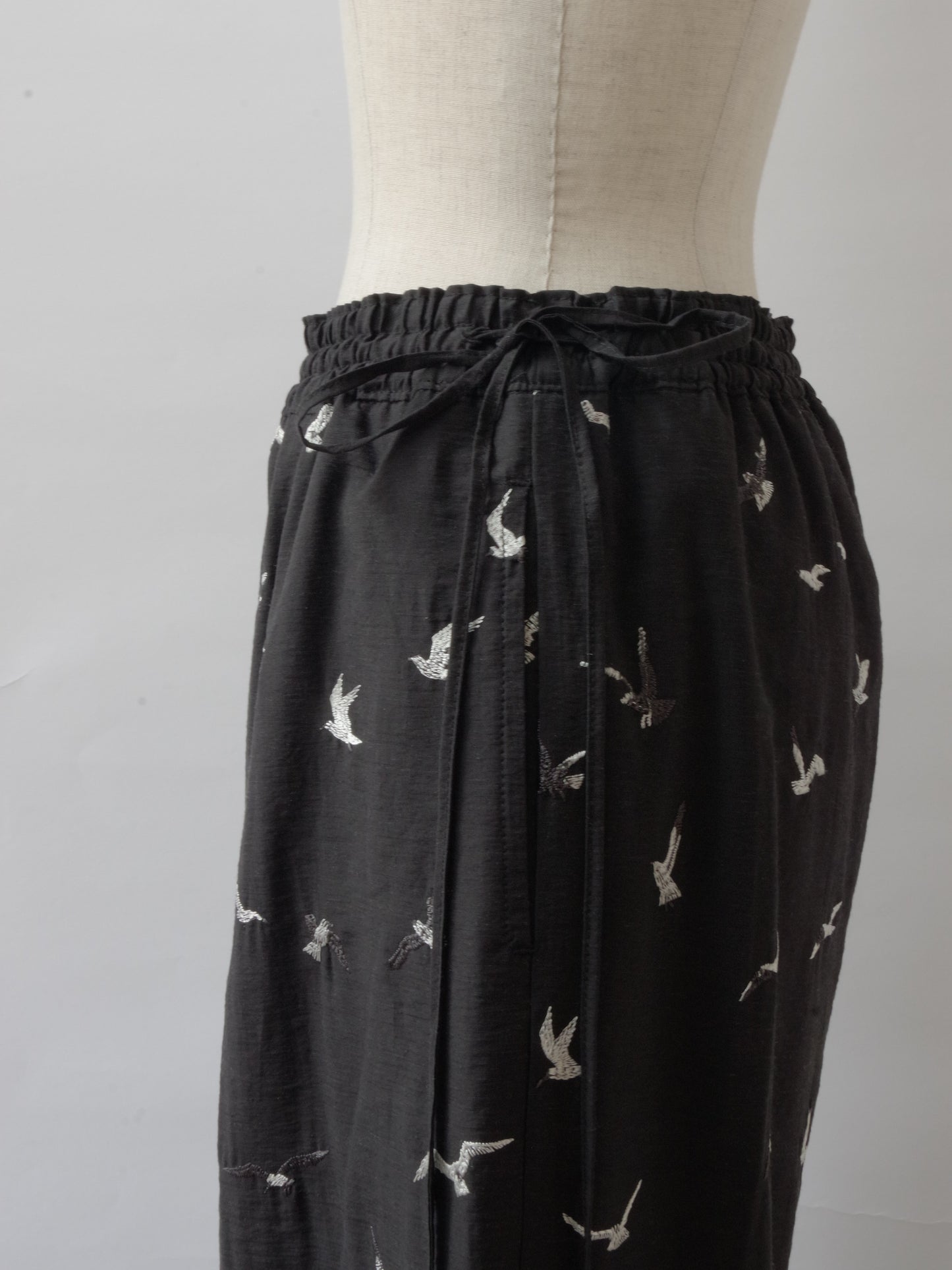 bird刺繍　drawstrings パンツ | yuni