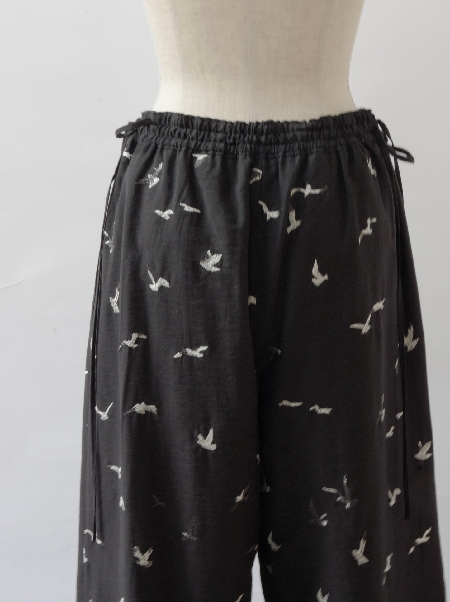 bird刺繍　drawstrings パンツ | yuni