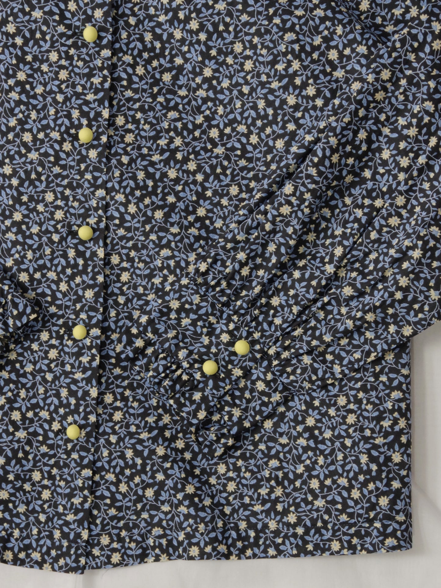 小花プリントフリルビックカラーブラウス | potandtea