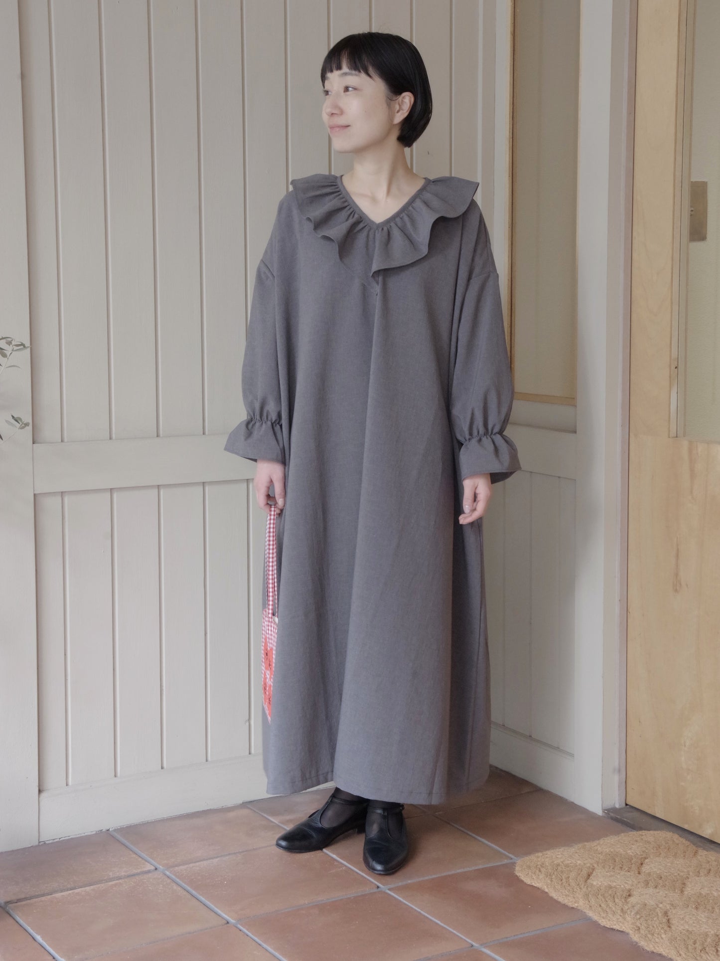 フォーマルVネックフリルワンピース | pot and tea