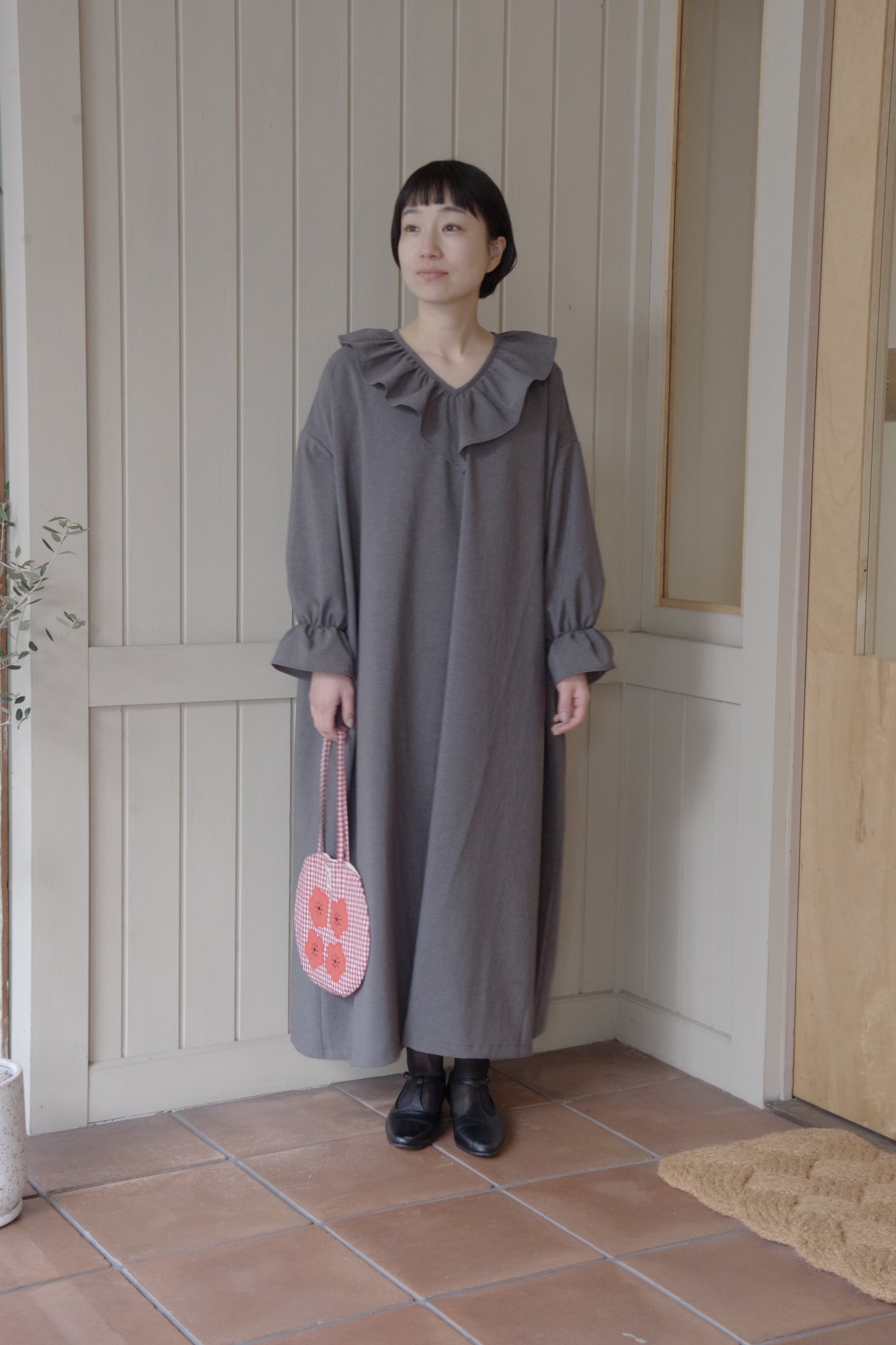 フォーマルVネックフリルワンピース | pot and tea