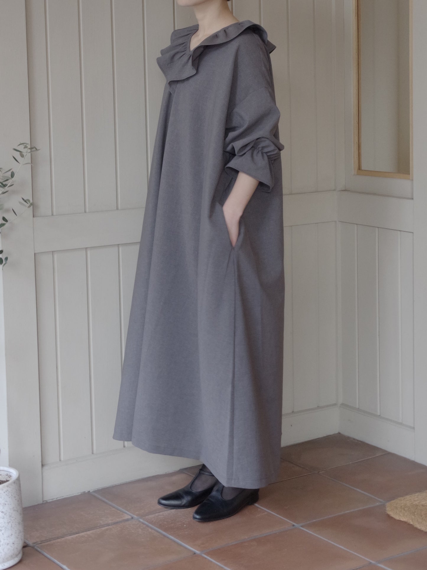 フォーマルVネックフリルワンピース | pot and tea