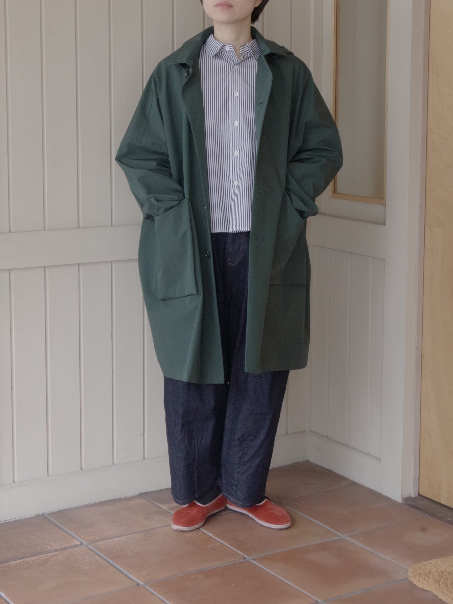 コットンナイロンタフタフーデットコート | atelier naruse