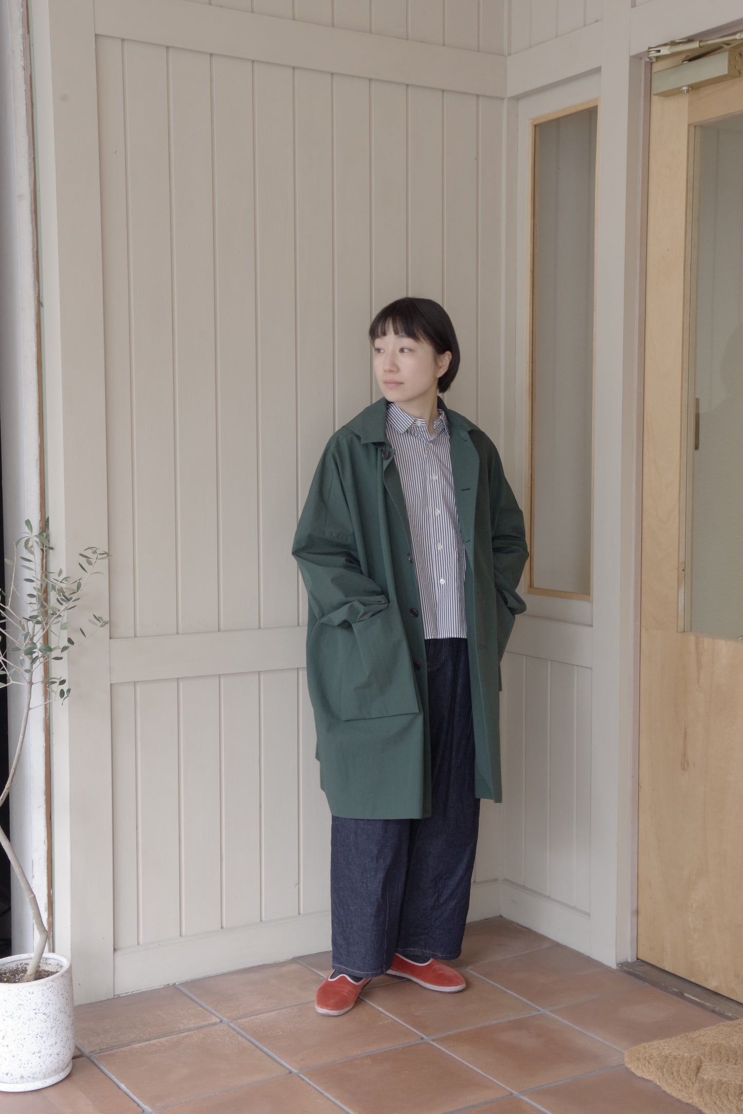 コットンナイロンタフタフーデットコート | atelier naruse