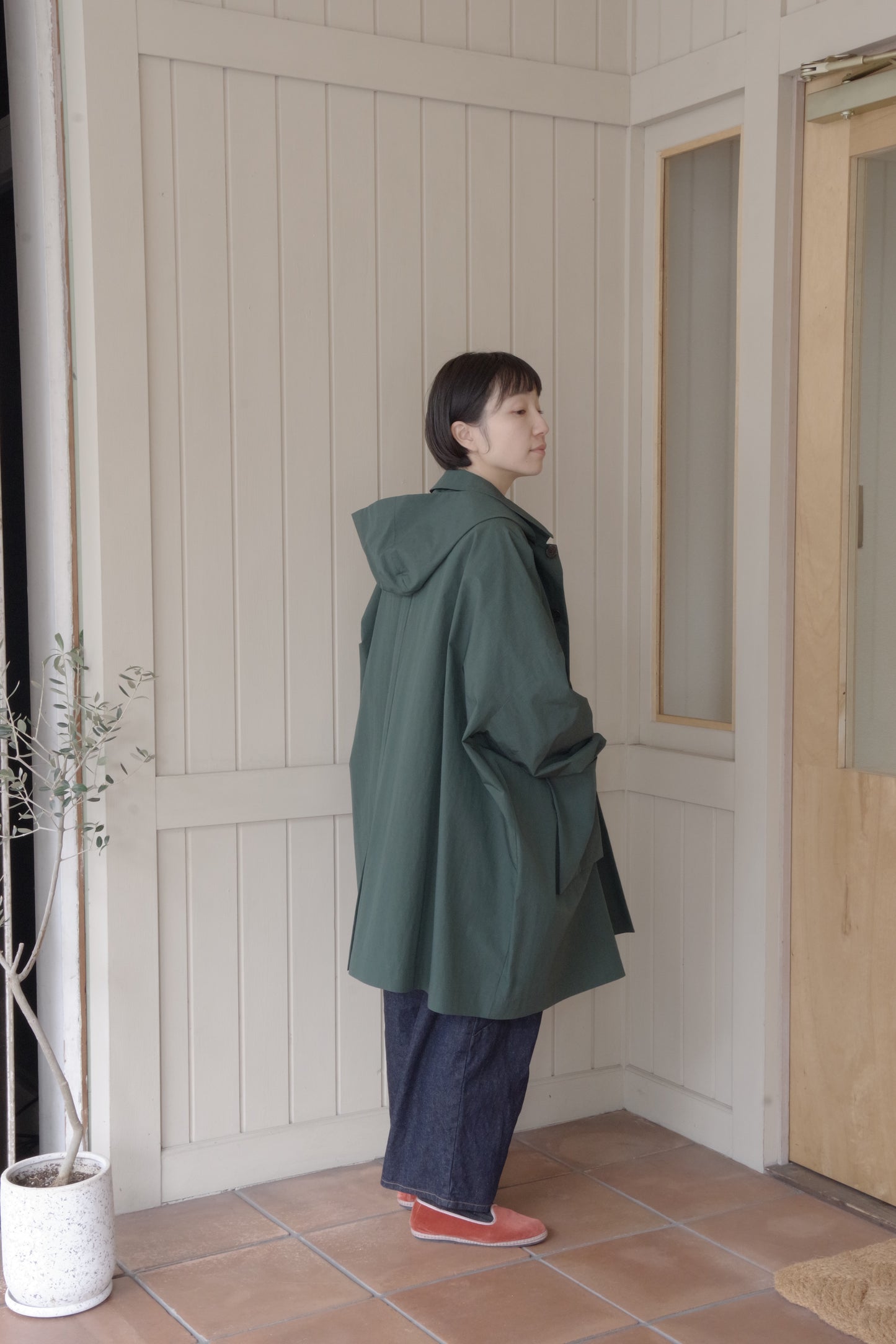 コットンナイロンタフタフーデットコート | atelier naruse