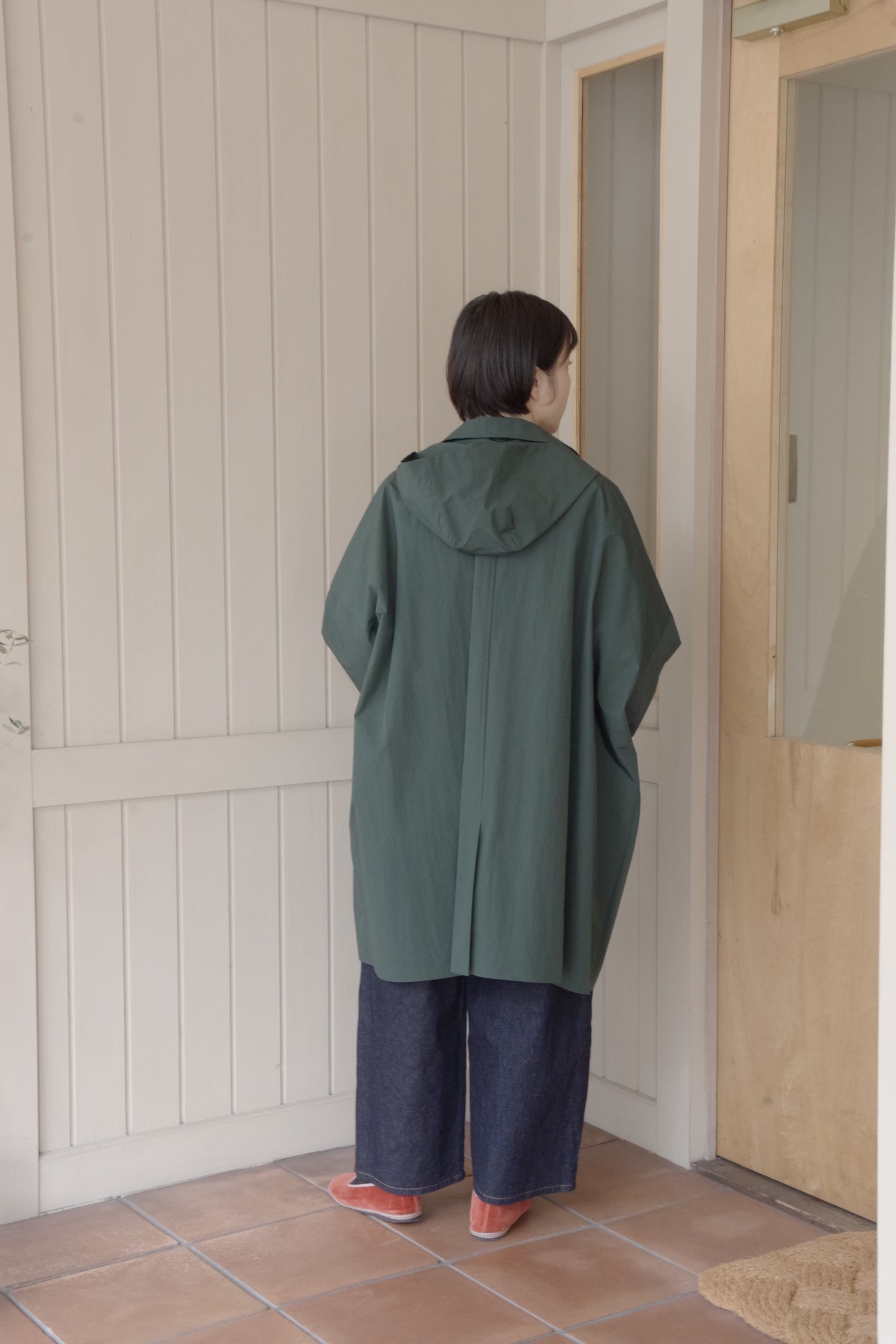 コットンナイロンタフタフーデットコート | atelier naruse