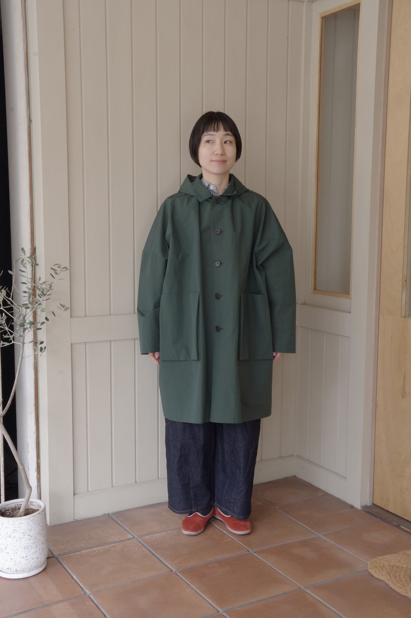 コットンナイロンタフタフーデットコート | atelier naruse