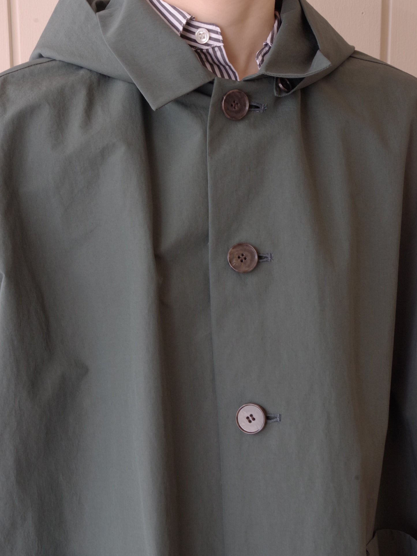 コットンナイロンタフタフーデットコート | atelier naruse