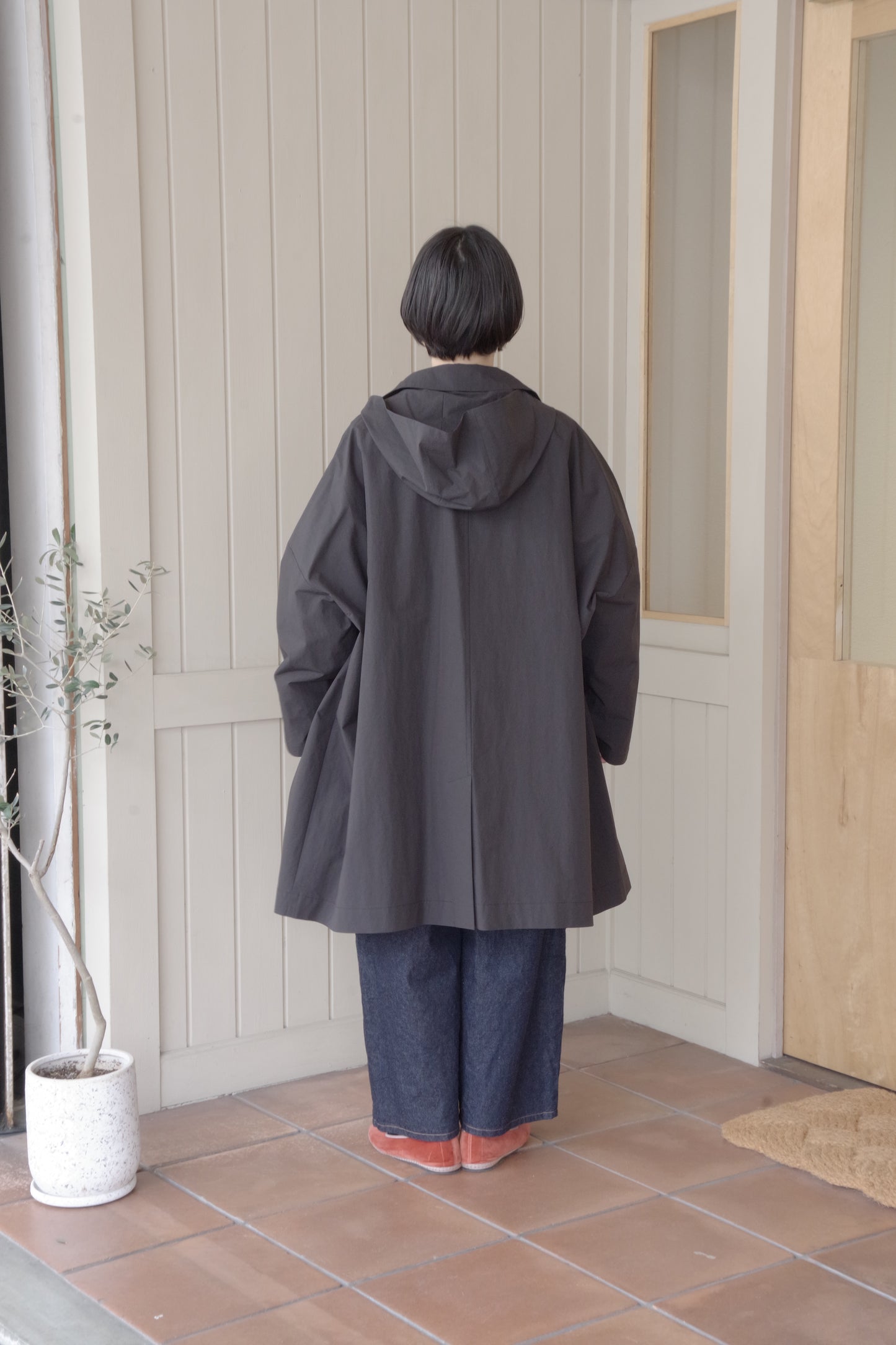 コットンナイロンタフタフーデットコート | atelier naruse