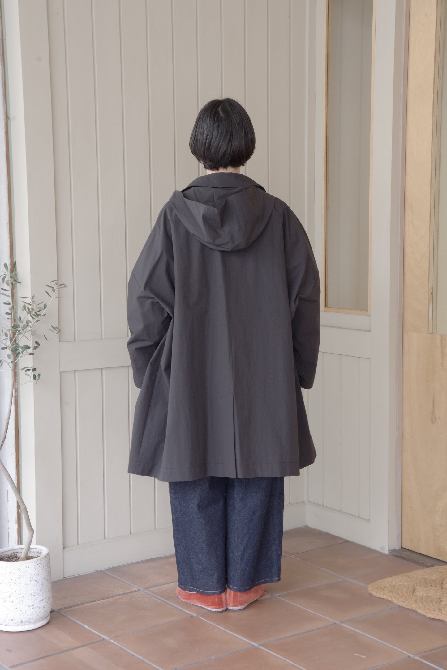 コットンナイロンタフタフーデットコート | atelier naruse