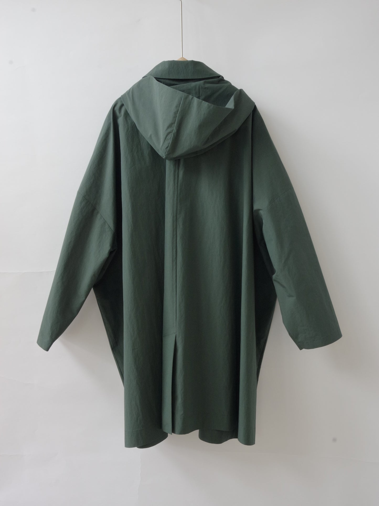 コットンナイロンタフタフーデットコート | atelier naruse