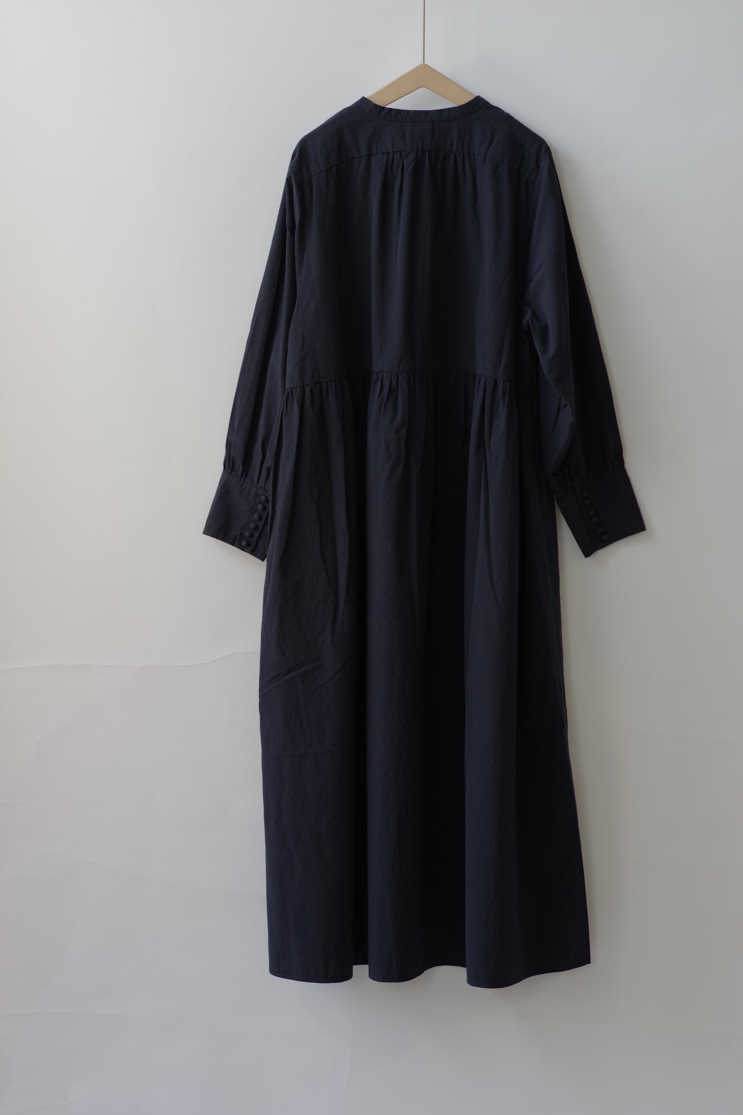 ノーカラーロングワンピース | pot and tea