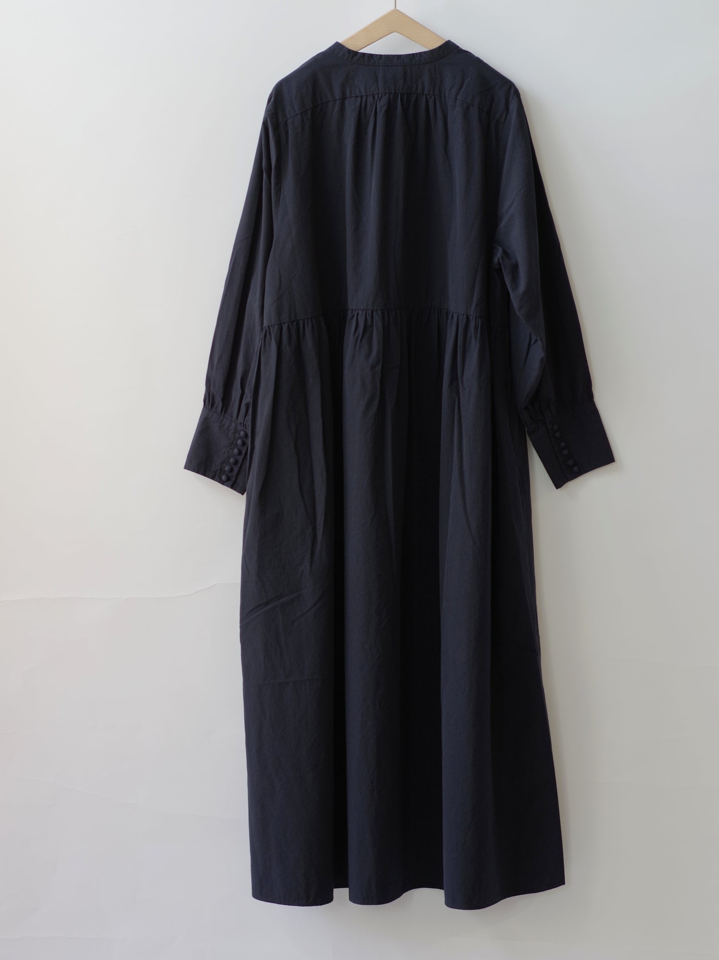 ノーカラーロングワンピース | pot and tea