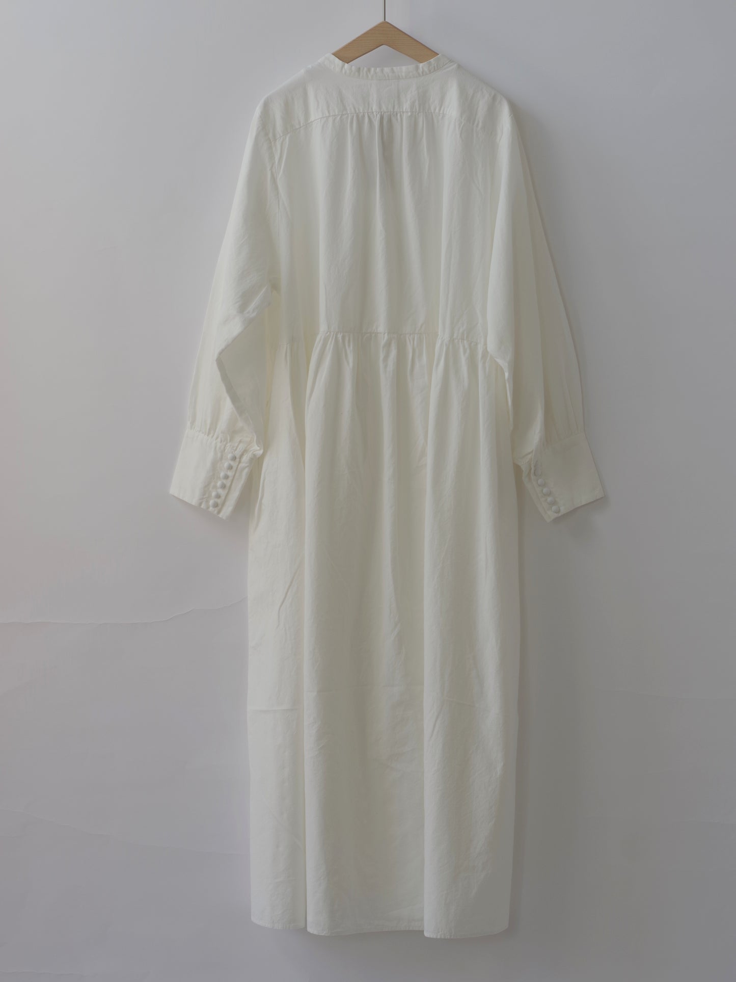 ノーカラーロングワンピース | pot and tea