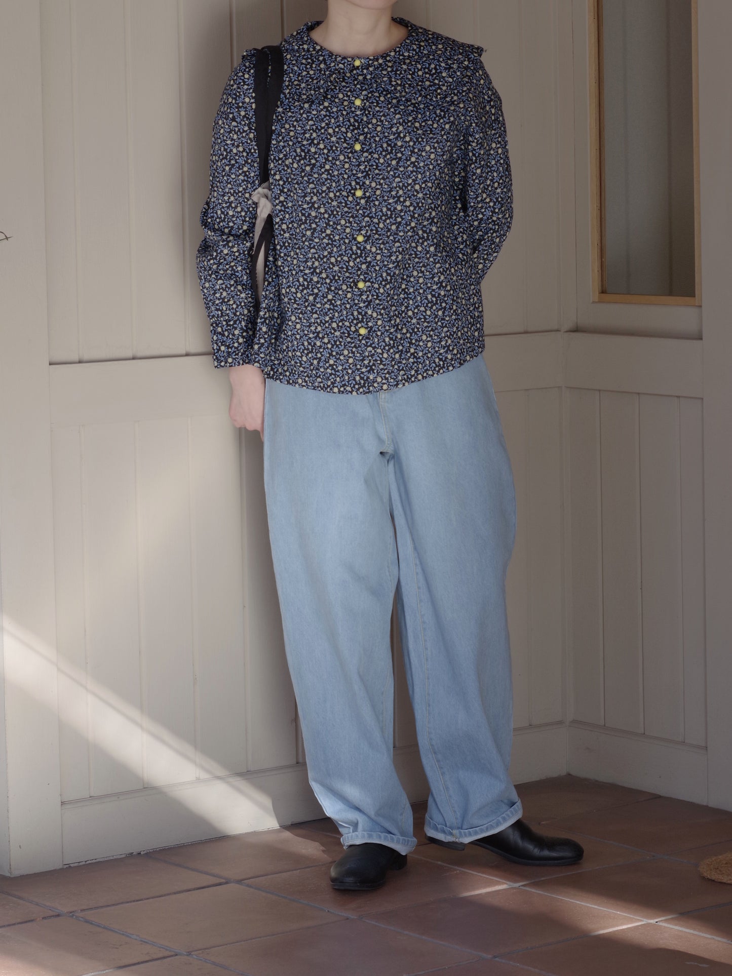 小花プリントフリルビックカラーブラウス | potandtea