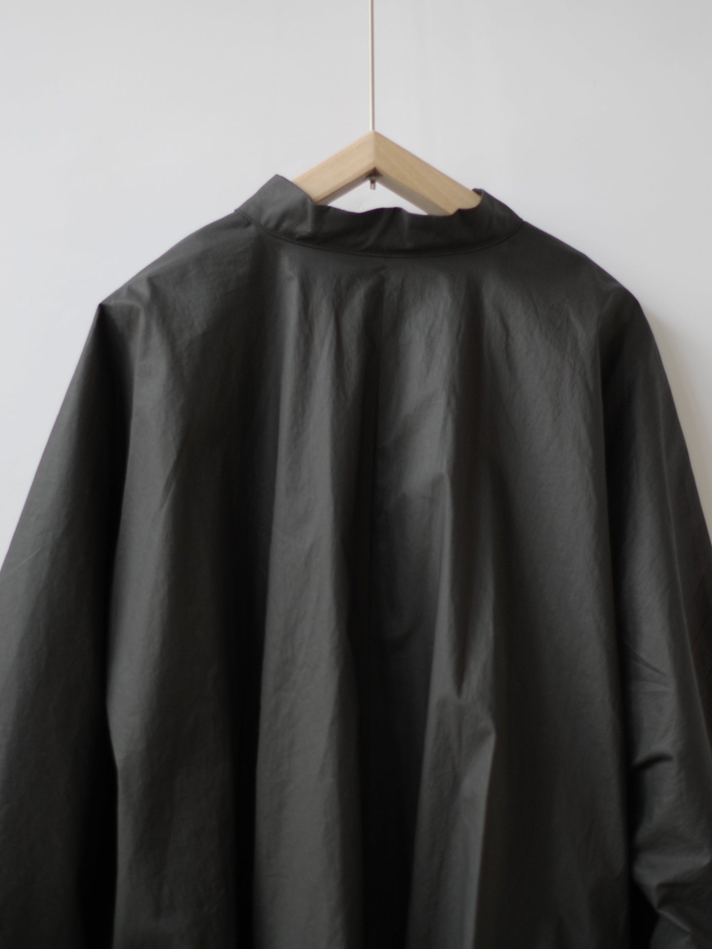 80タイプライタースタンドカラーボリュームシャツ | HAVERSACK