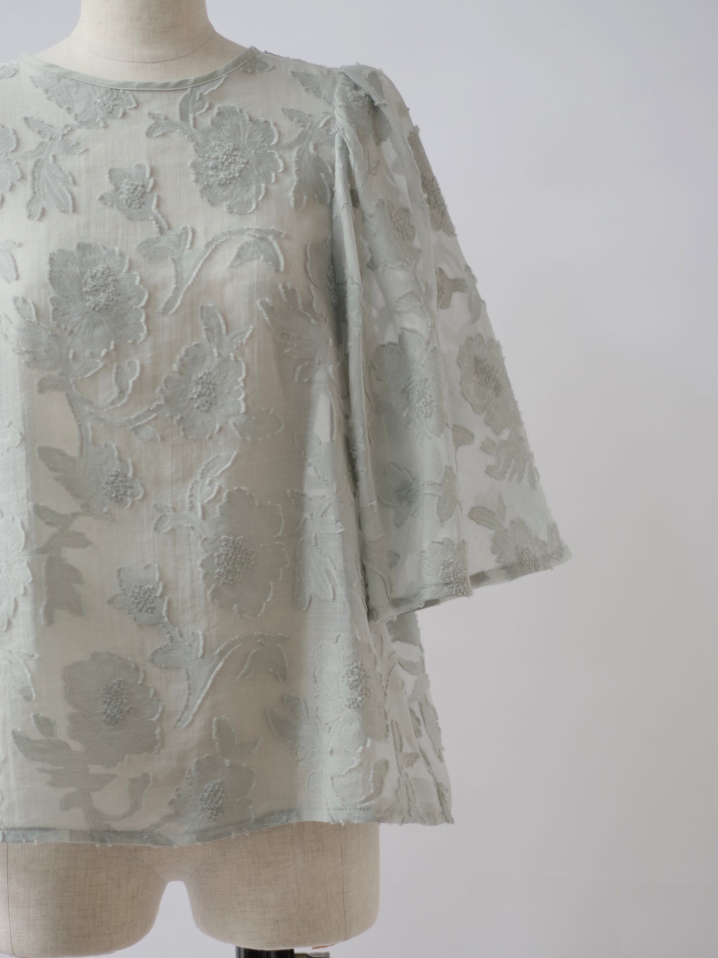 botanical cut jaquard blouse  | Heriter