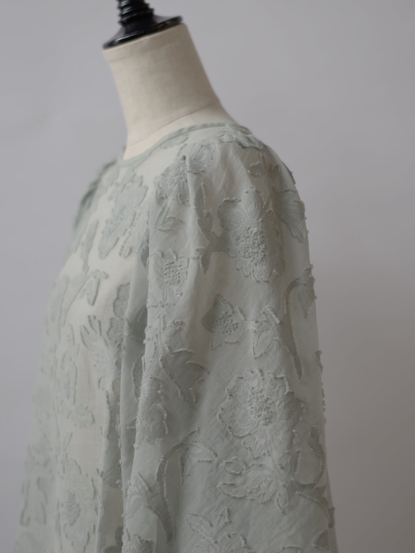 botanical cut jaquard blouse  | Heriter