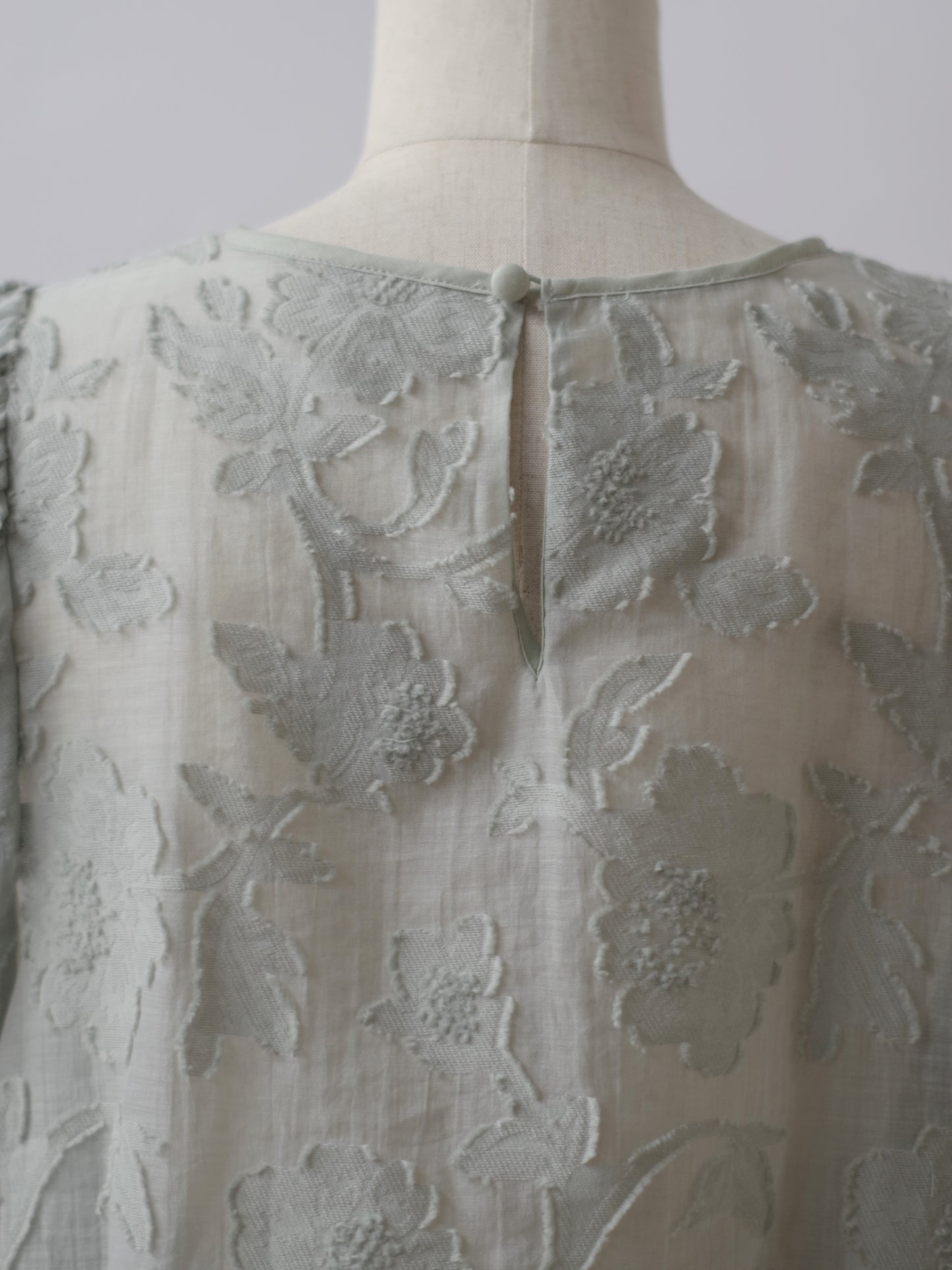 botanical cut jaquard blouse  | Heriter