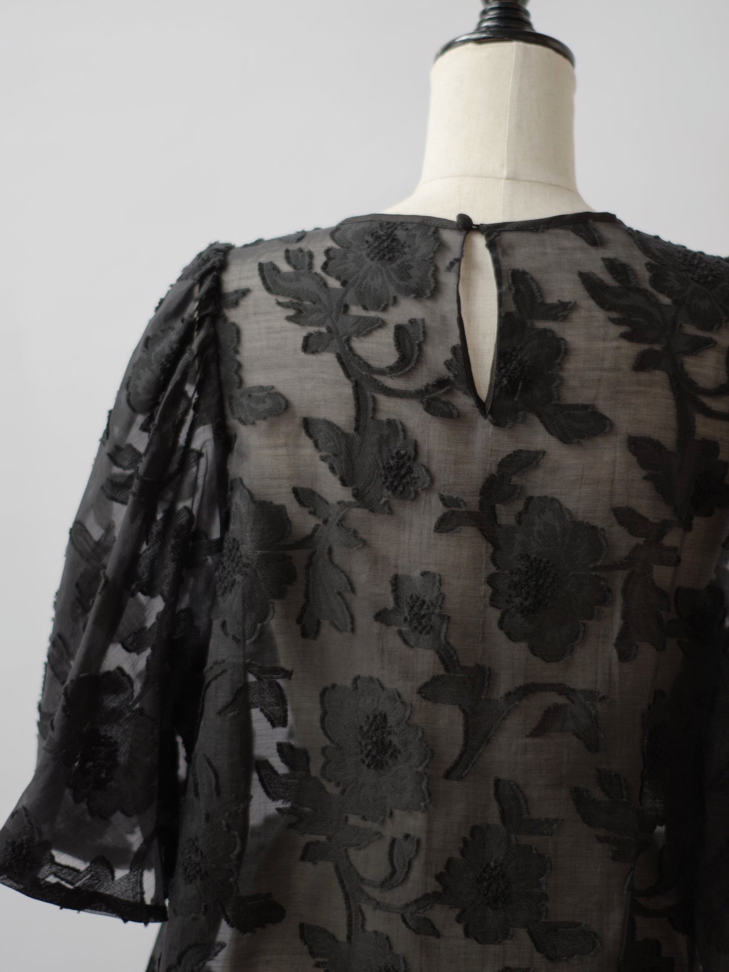 botanical cut jaquard blouse  | Heriter