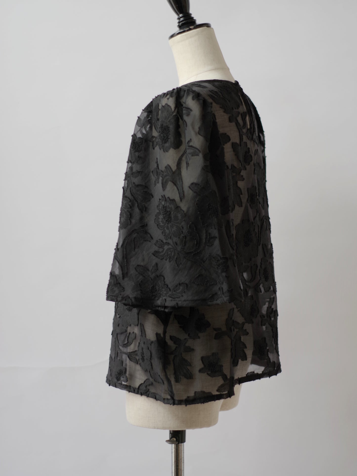 botanical cut jaquard blouse  | Heriter