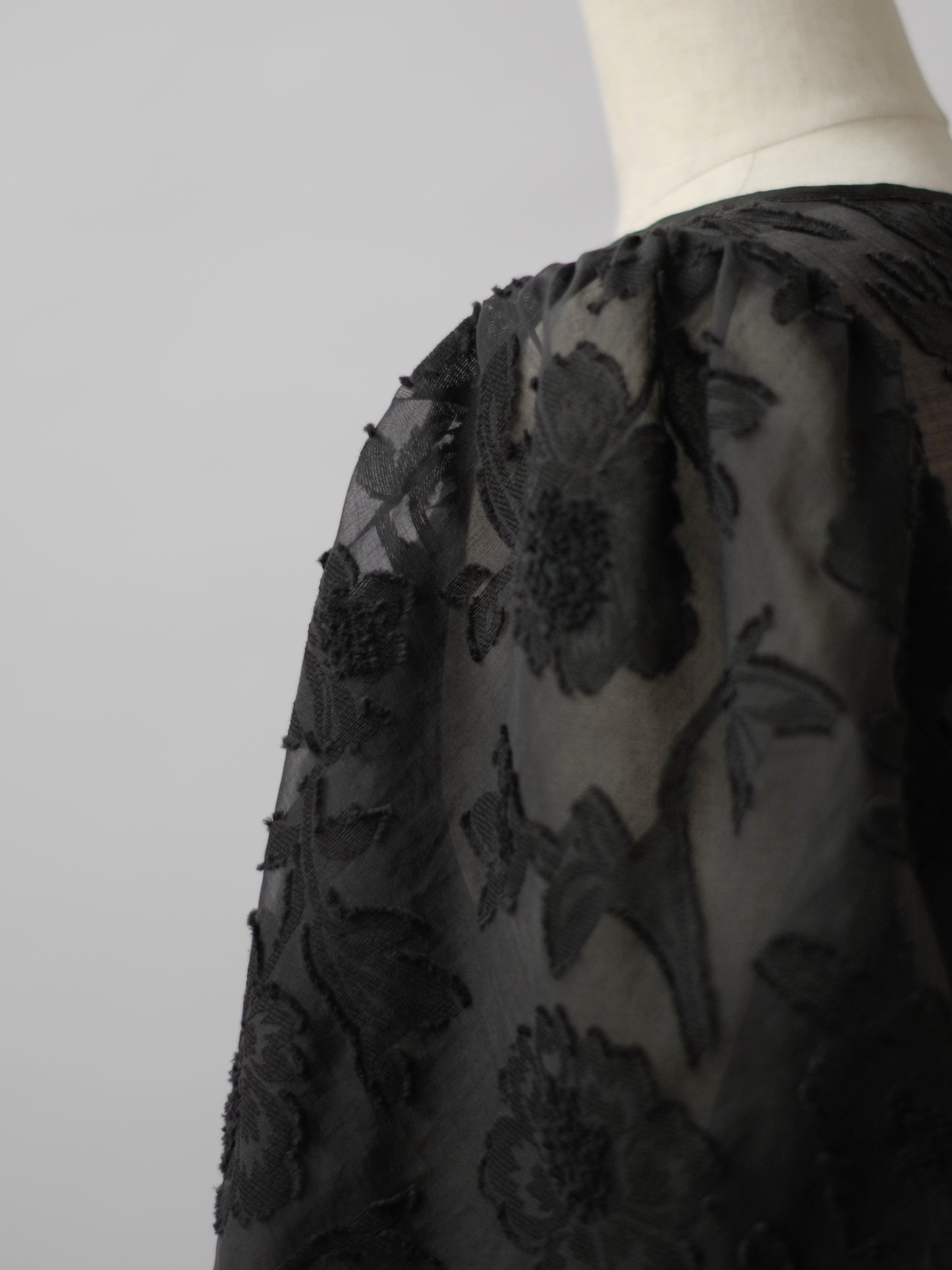 botanical cut jaquard blouse  | Heriter