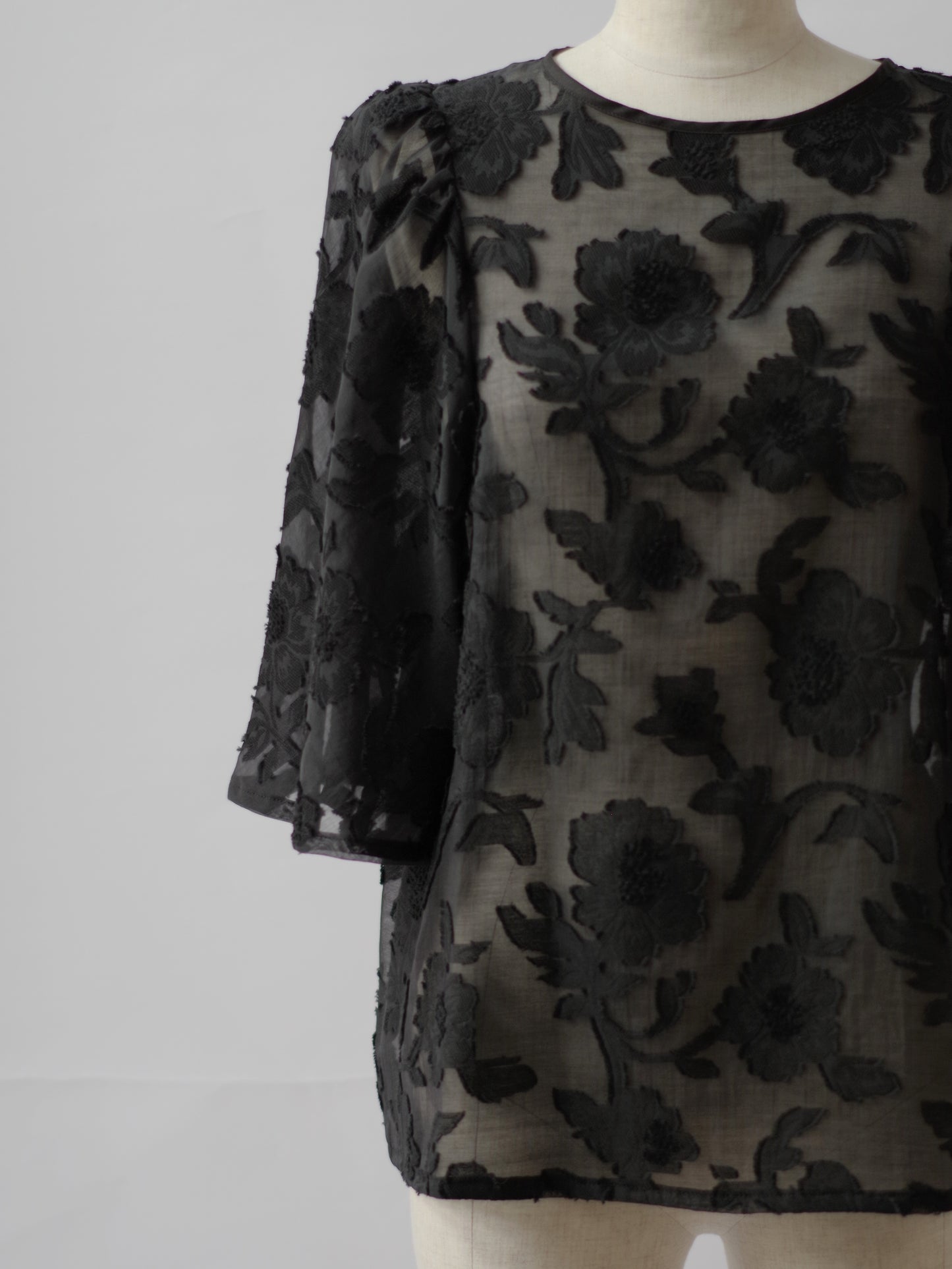 botanical cut jaquard blouse  | Heriter