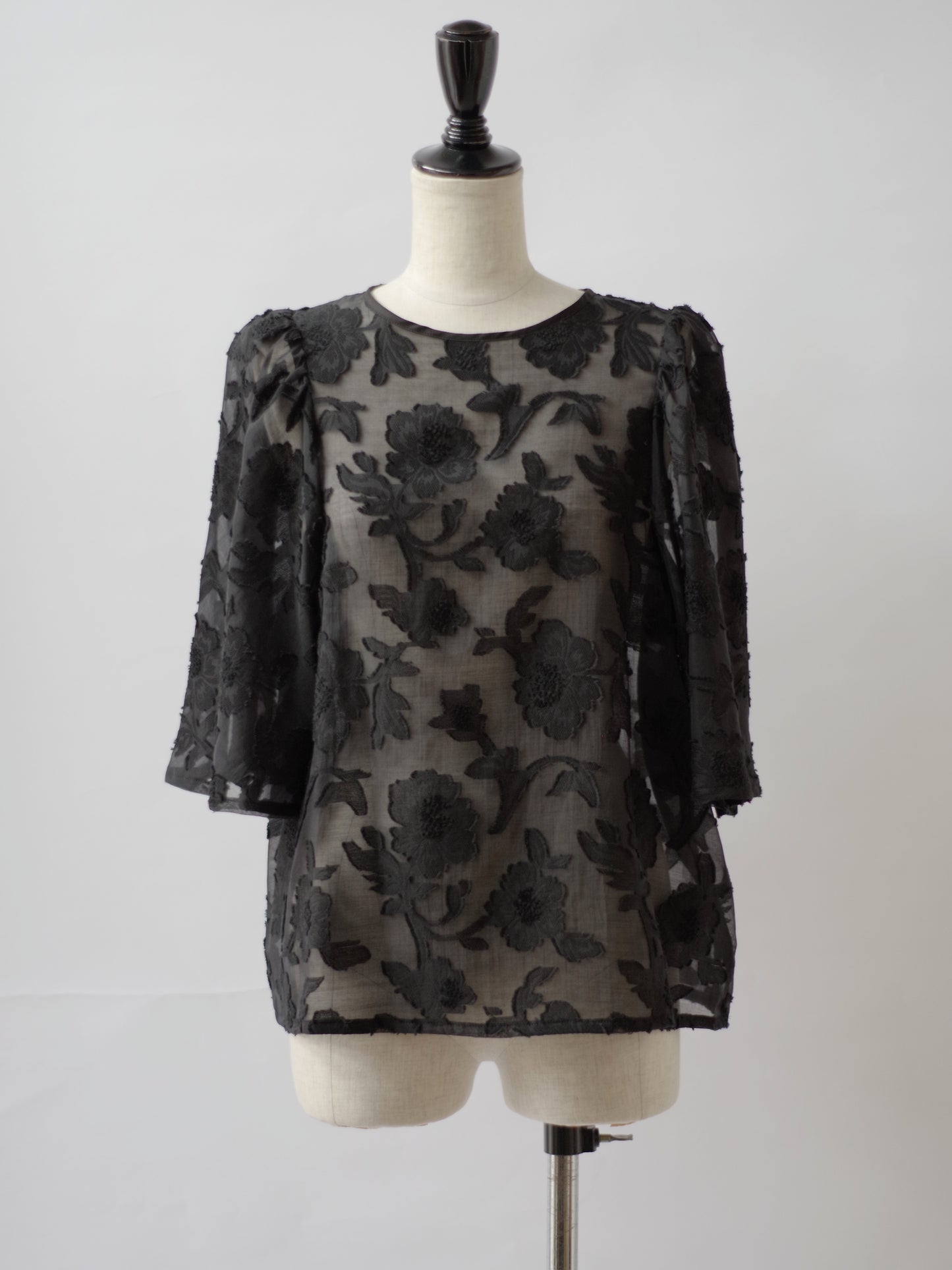 botanical cut jaquard blouse  | Heriter