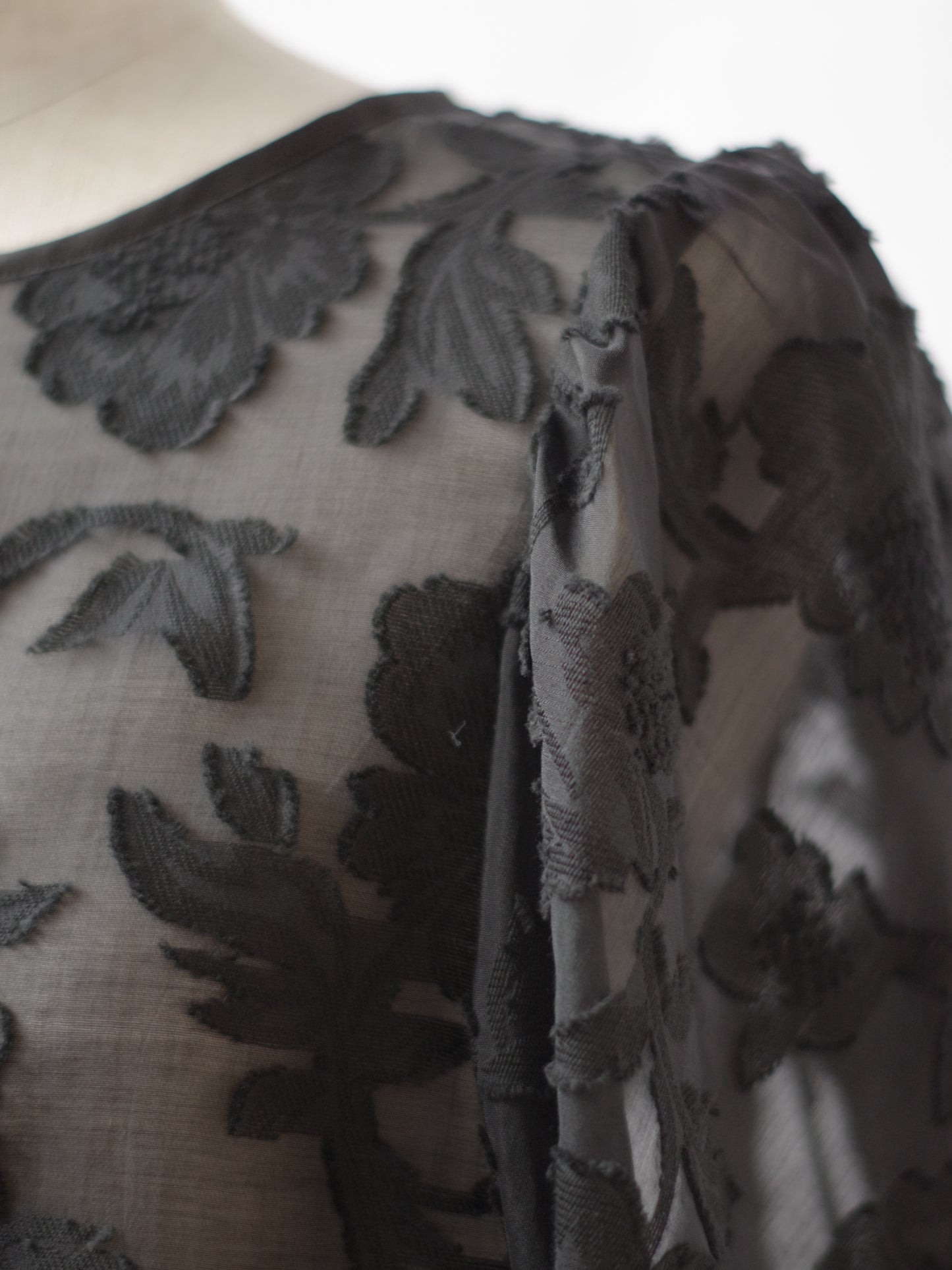 botanical cut jaquard blouse  | Heriter