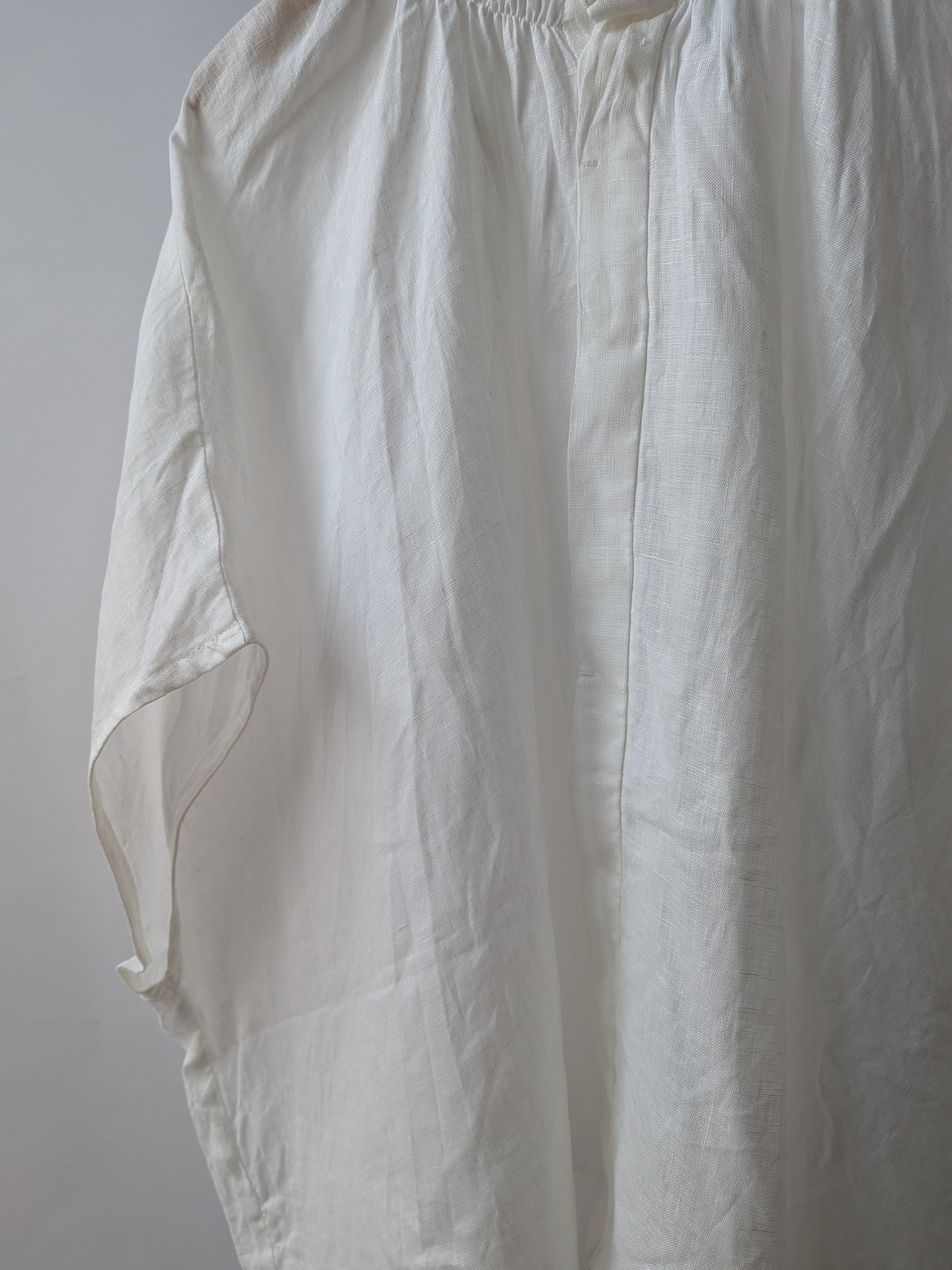 フレンチリネン　比翼あきシャーリングワイドブラウス | UNIVERSAL TISSU