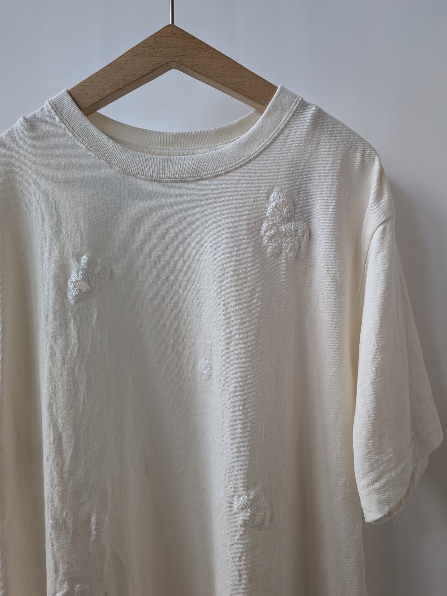 antique chain embroidery Tシャツ| qiri