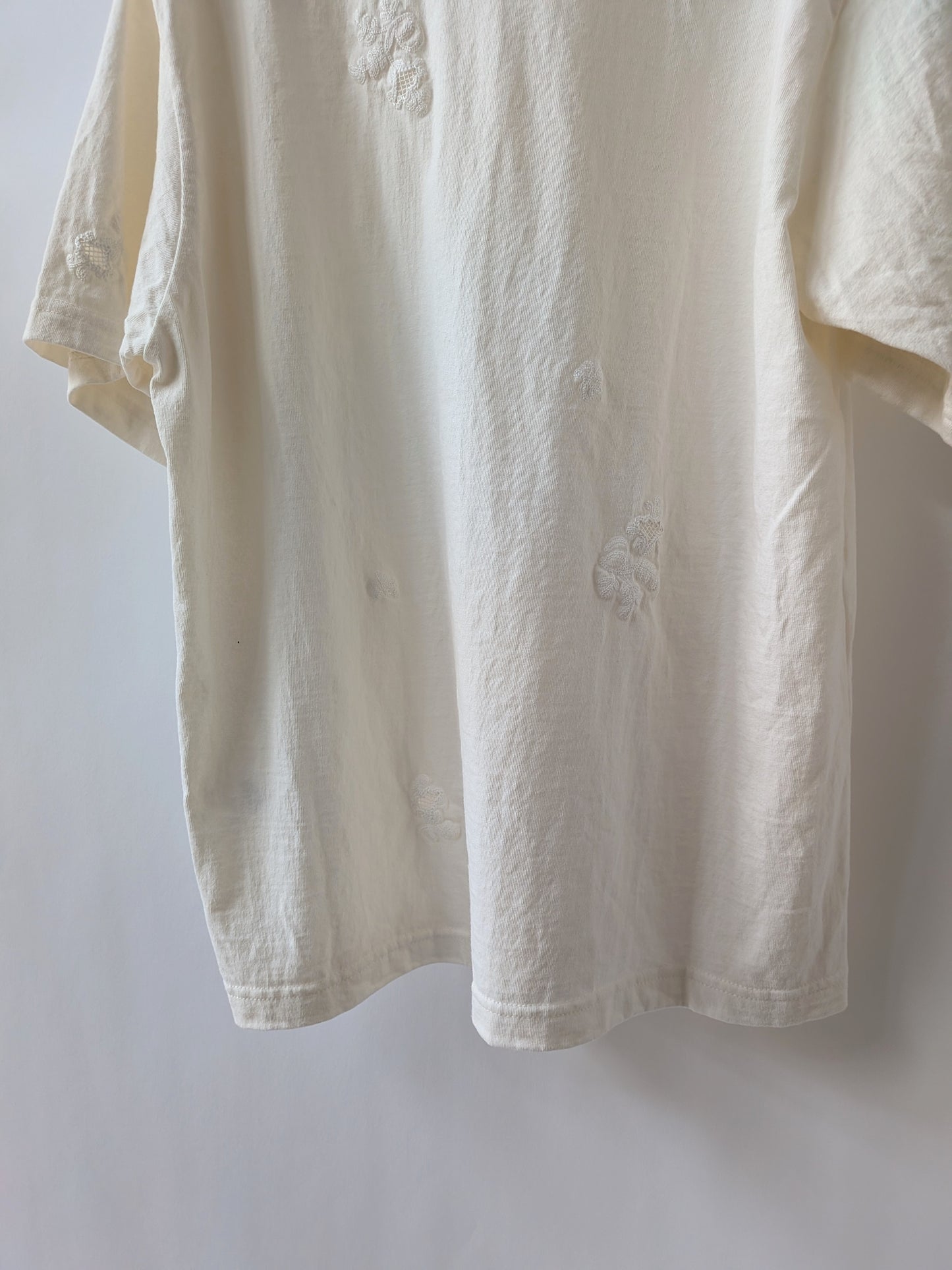 antique chain embroidery Tシャツ| qiri