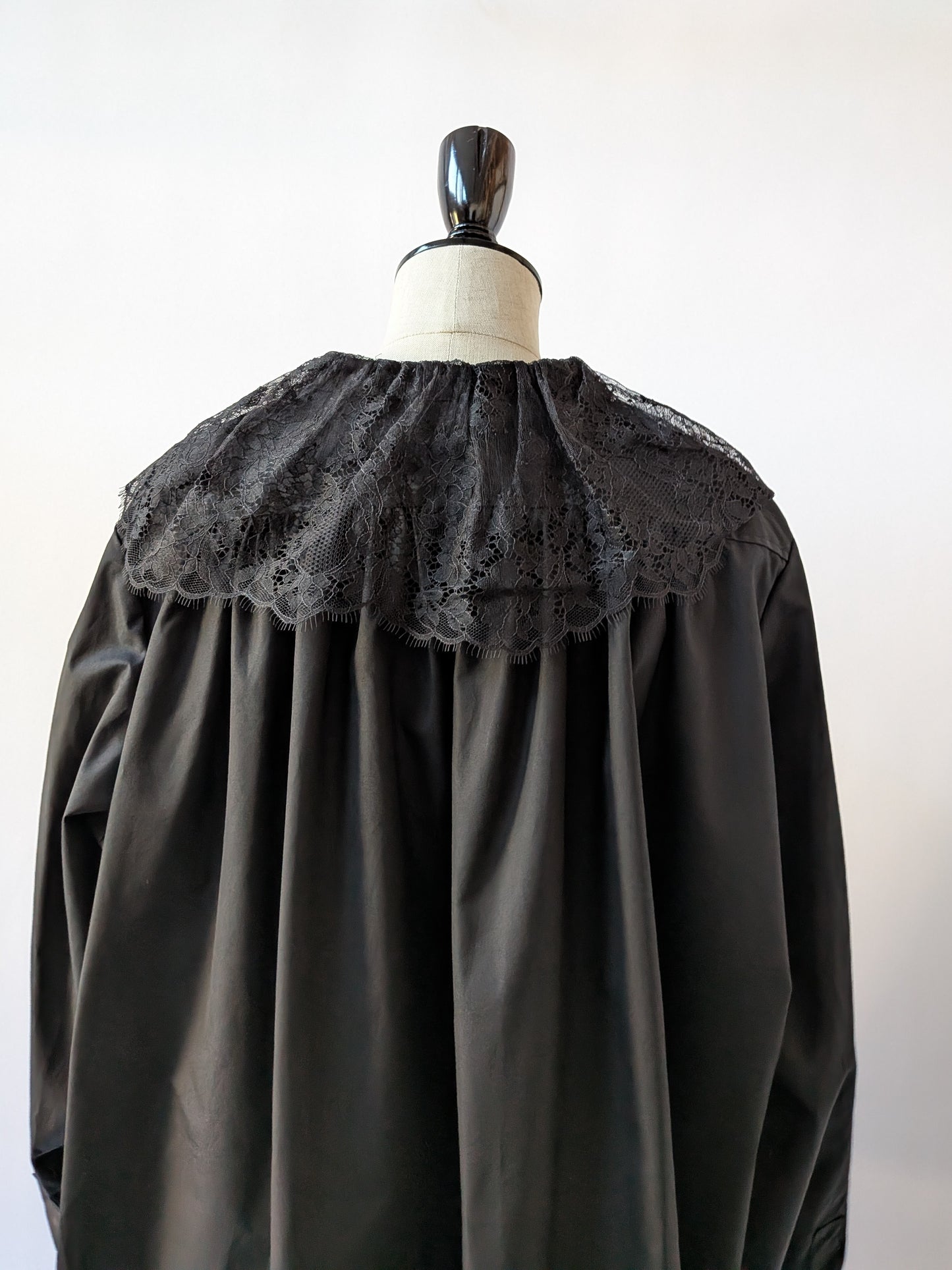 lace  collar  blouse | Heriter