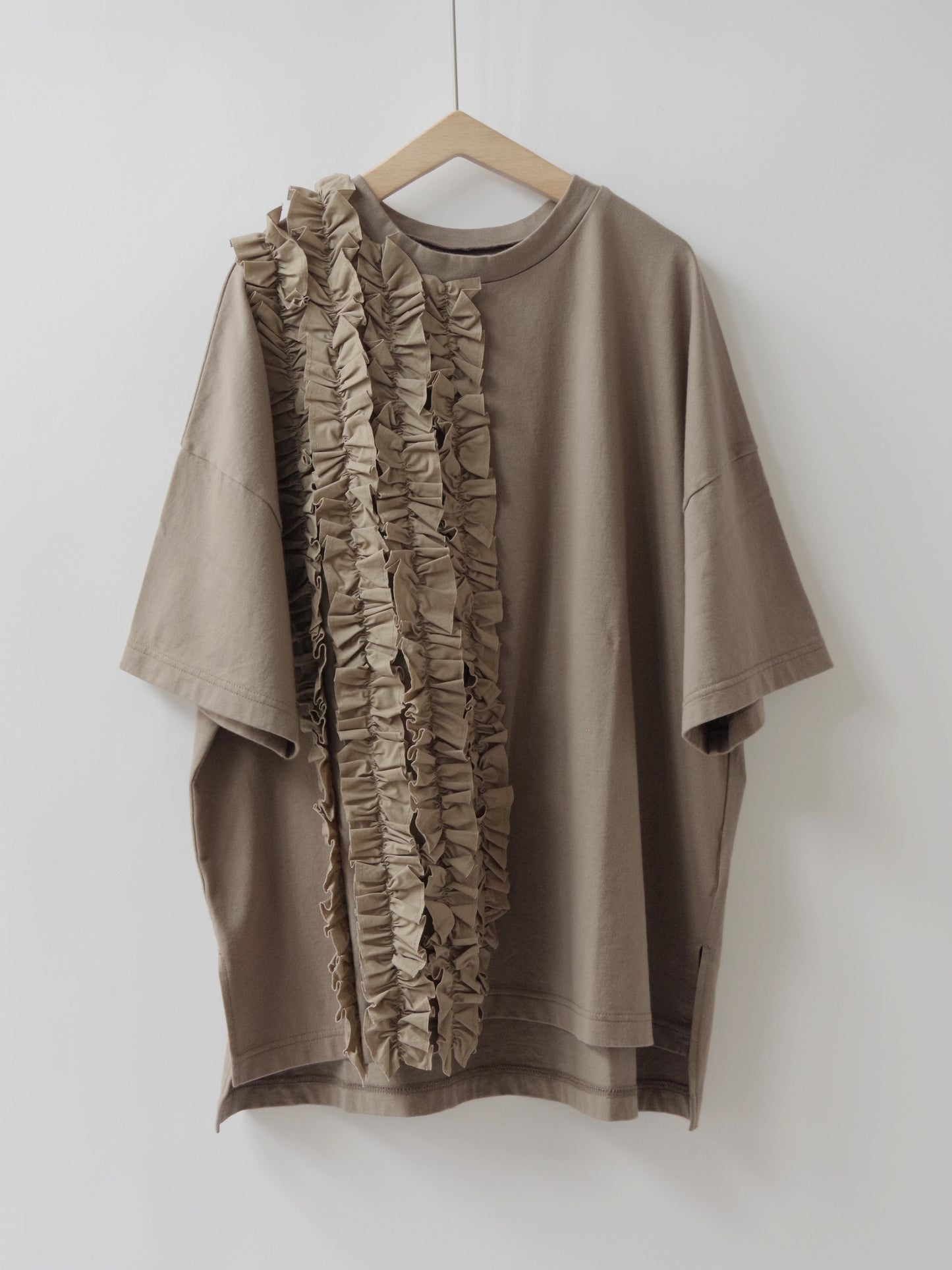 クラシック天竺 フリルTシャツ size 3 | UNIVERSAL SEVEN