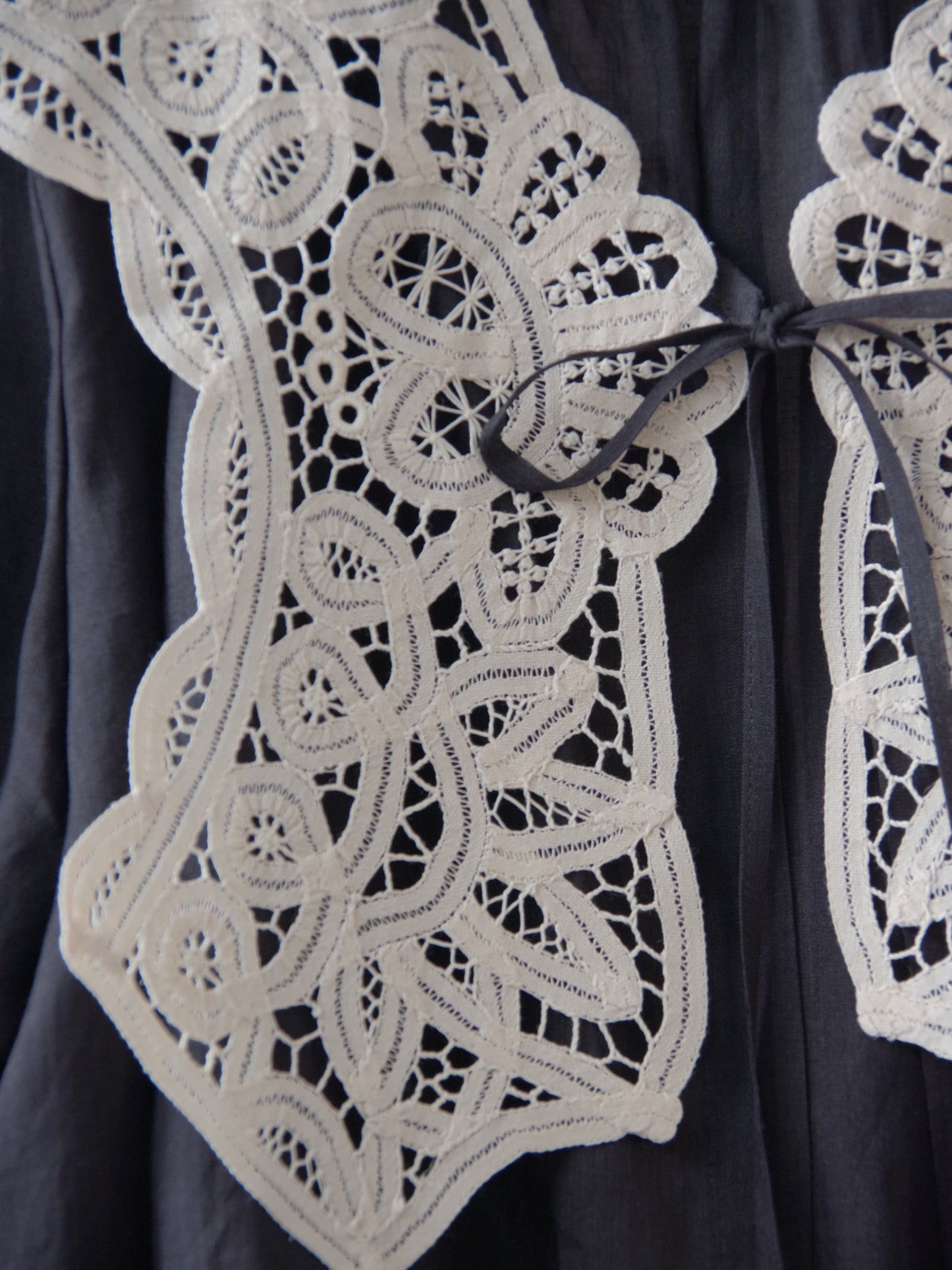 batten collar parts blouse  |  Heriter