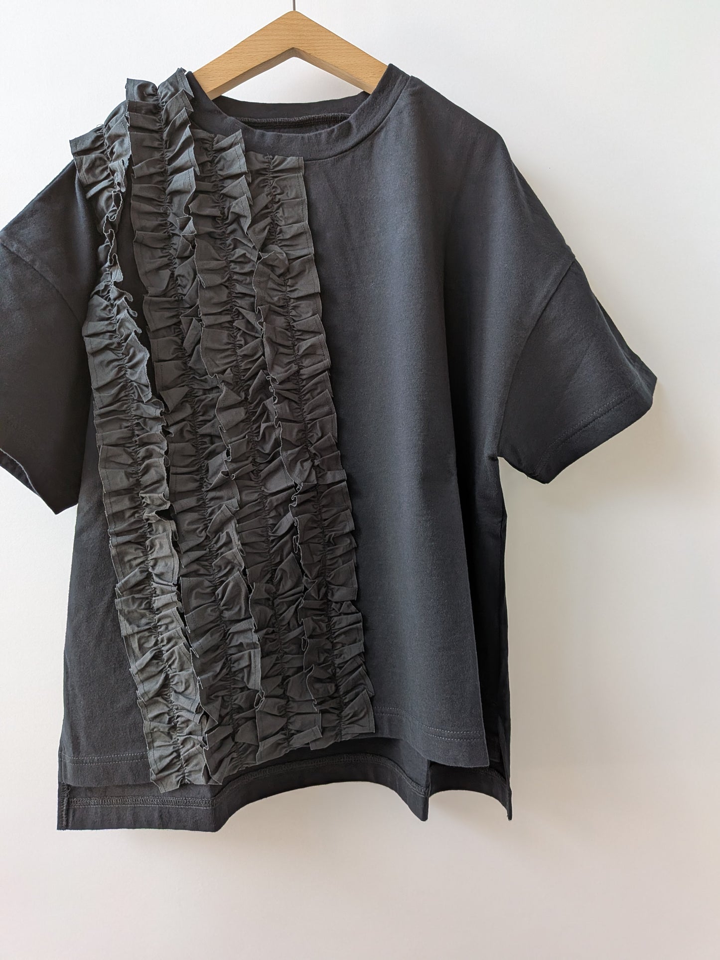 クラシック天竺　半袖フリルTシャツ | UNIVERSAL SEVEN