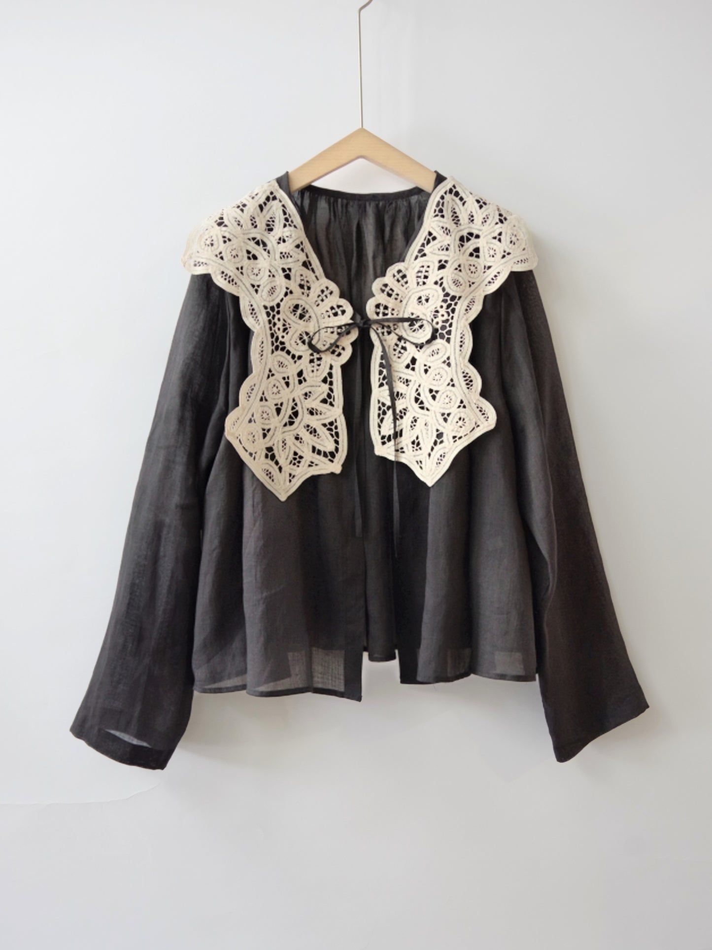 batten collar parts blouse  |  Heriter