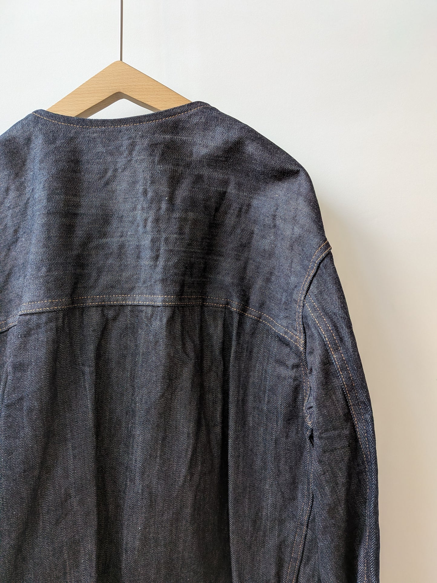 cotton denim ノーカラー ブルゾン | yuni