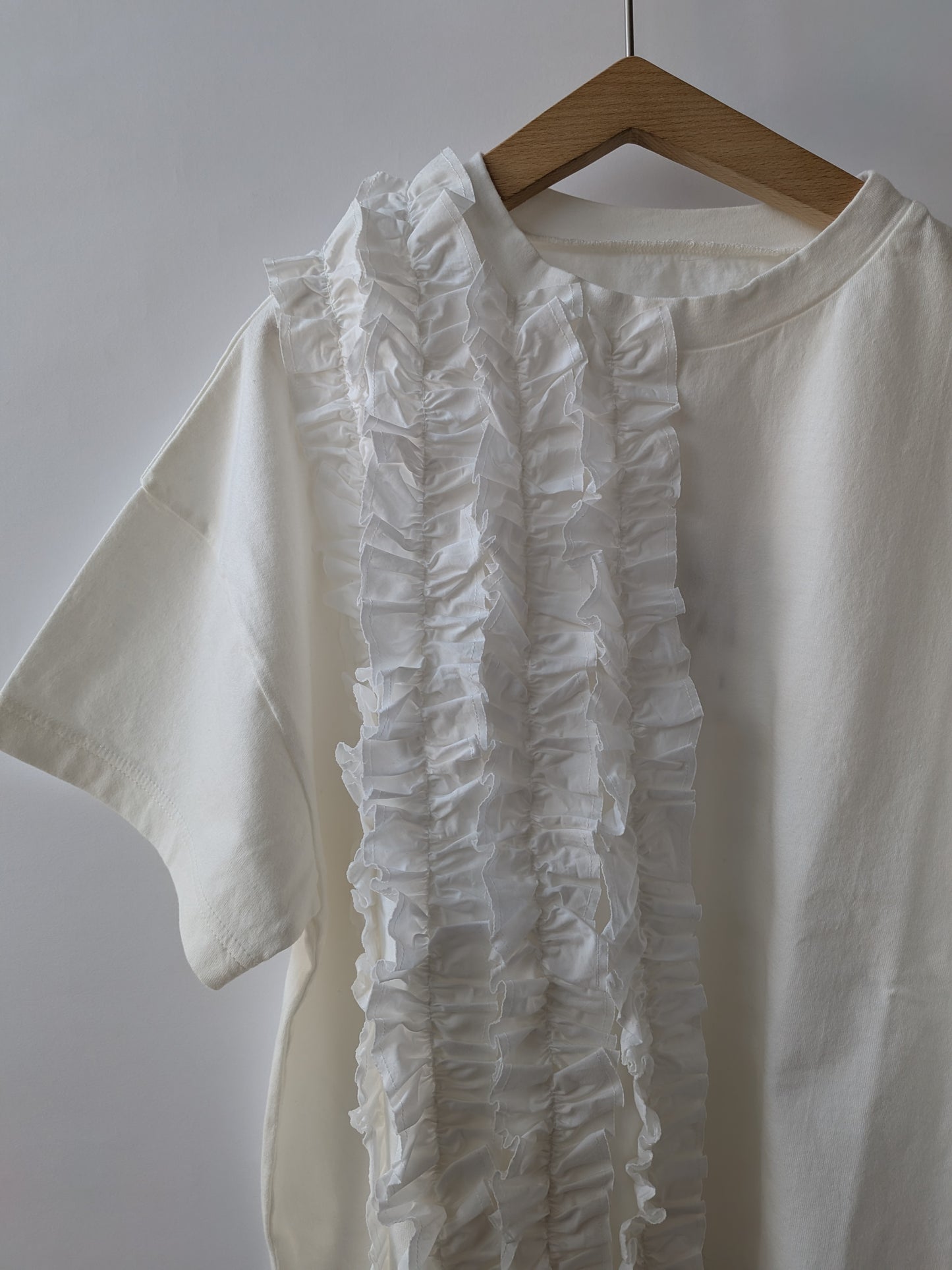 クラシック天竺　半袖フリルTシャツ | UNIVERSAL SEVEN