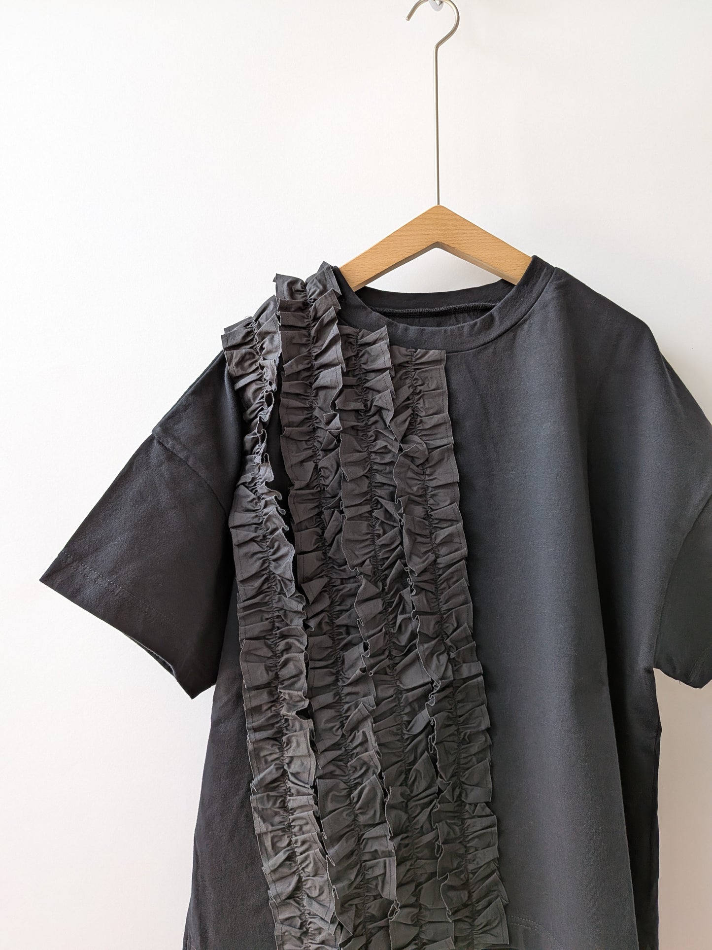 クラシック天竺　半袖フリルTシャツ | UNIVERSAL SEVEN