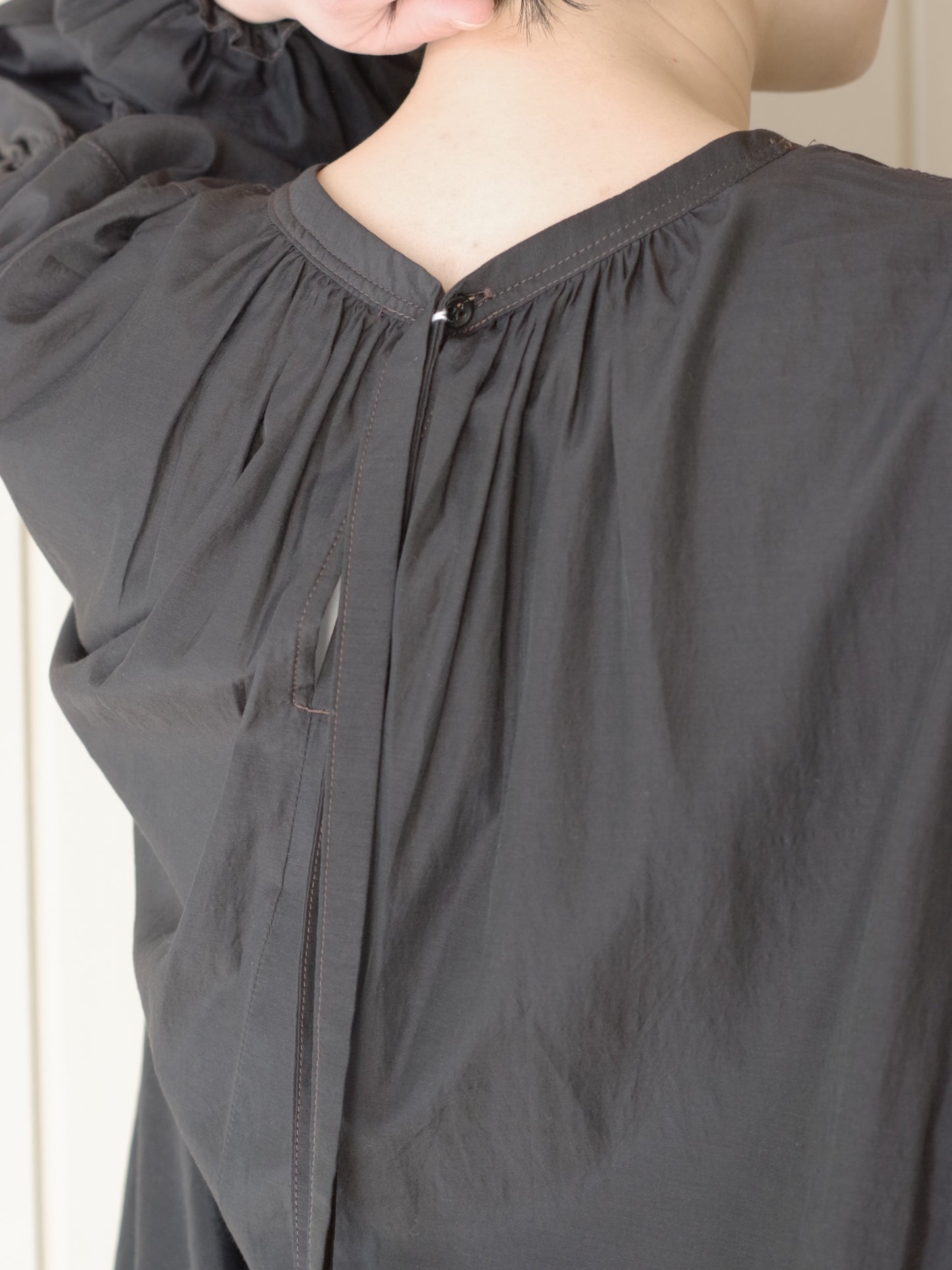 100/1Cotton/Cupra gather sleevesブラウス | yuni
