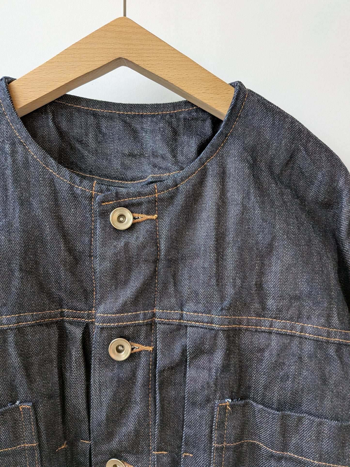 cotton denim ノーカラー ブルゾン | yuni